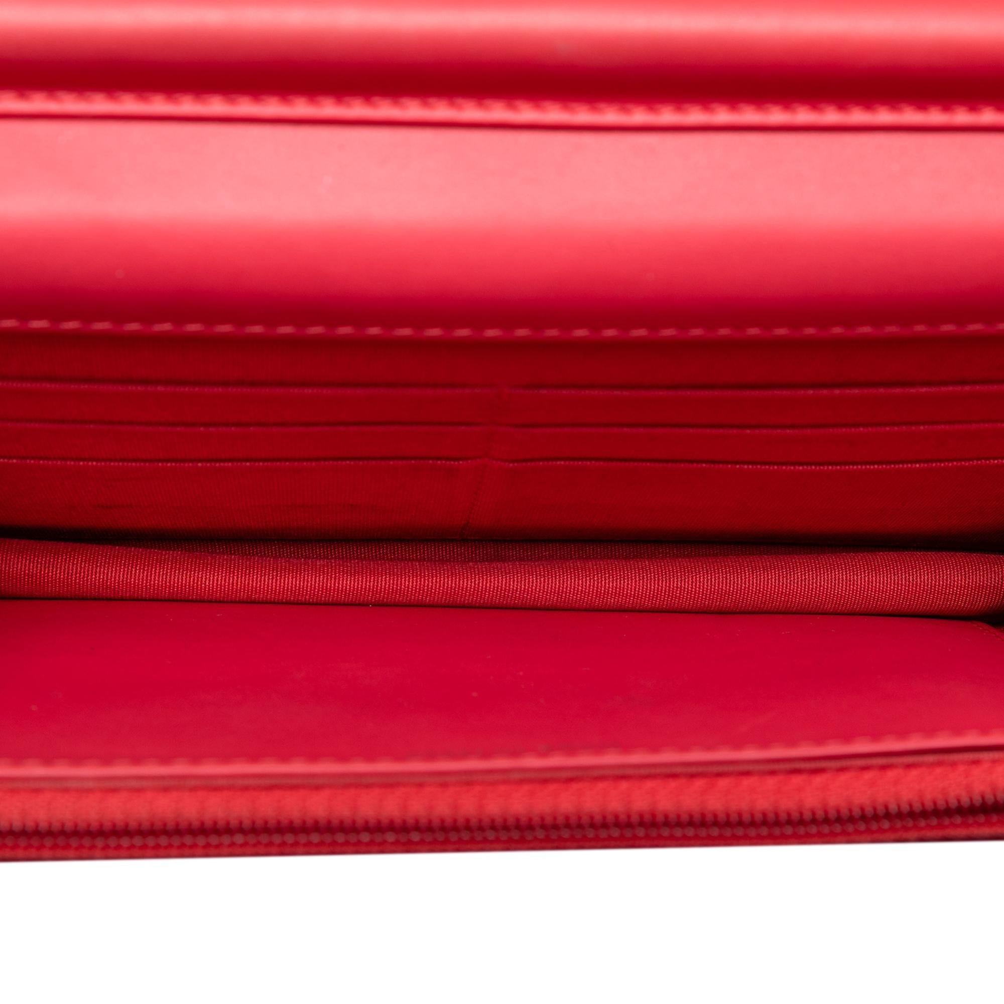 Chanel CC Patent Diamond Quilted Wallet On Chain