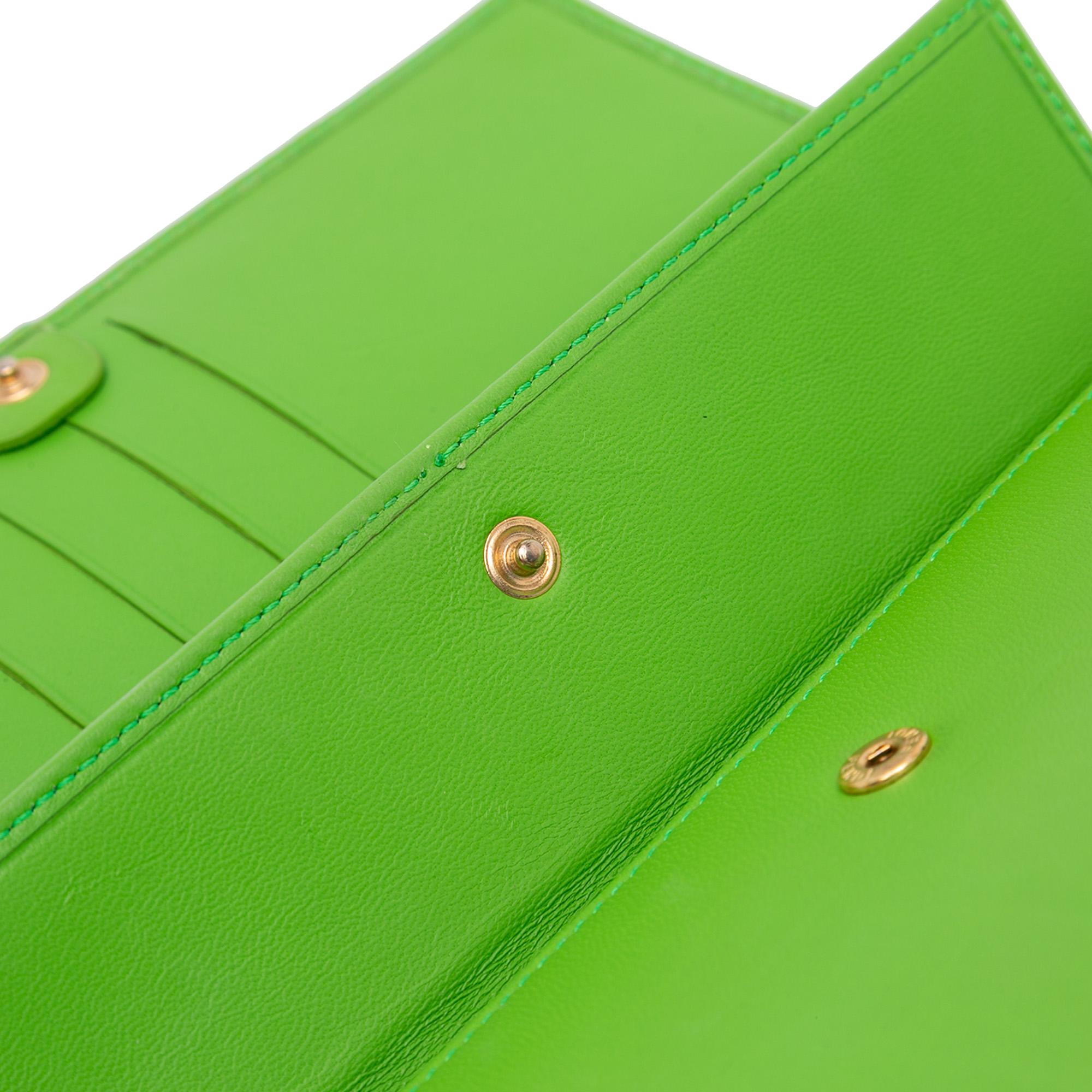 Fendi Nappa Logo Embossed Long Wallet On Chain
