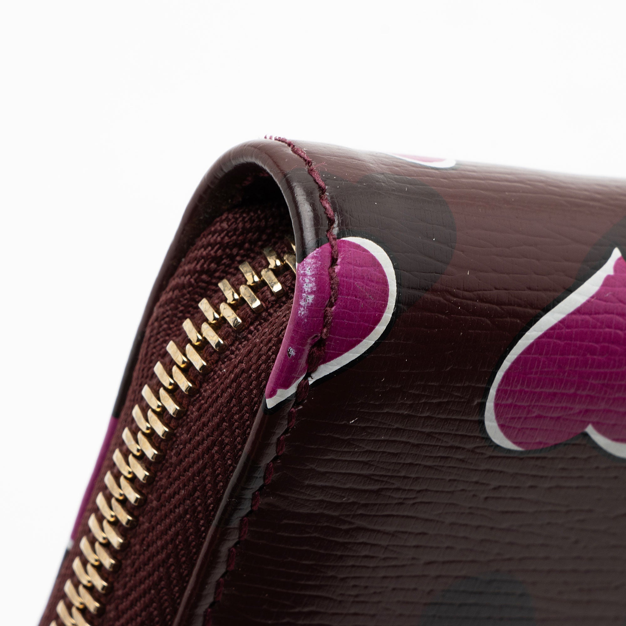 Gucci Calfskin Heartbeat Zip Around Wallet