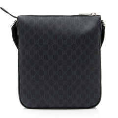 Gucci GG Supreme Flat Medium Messenger