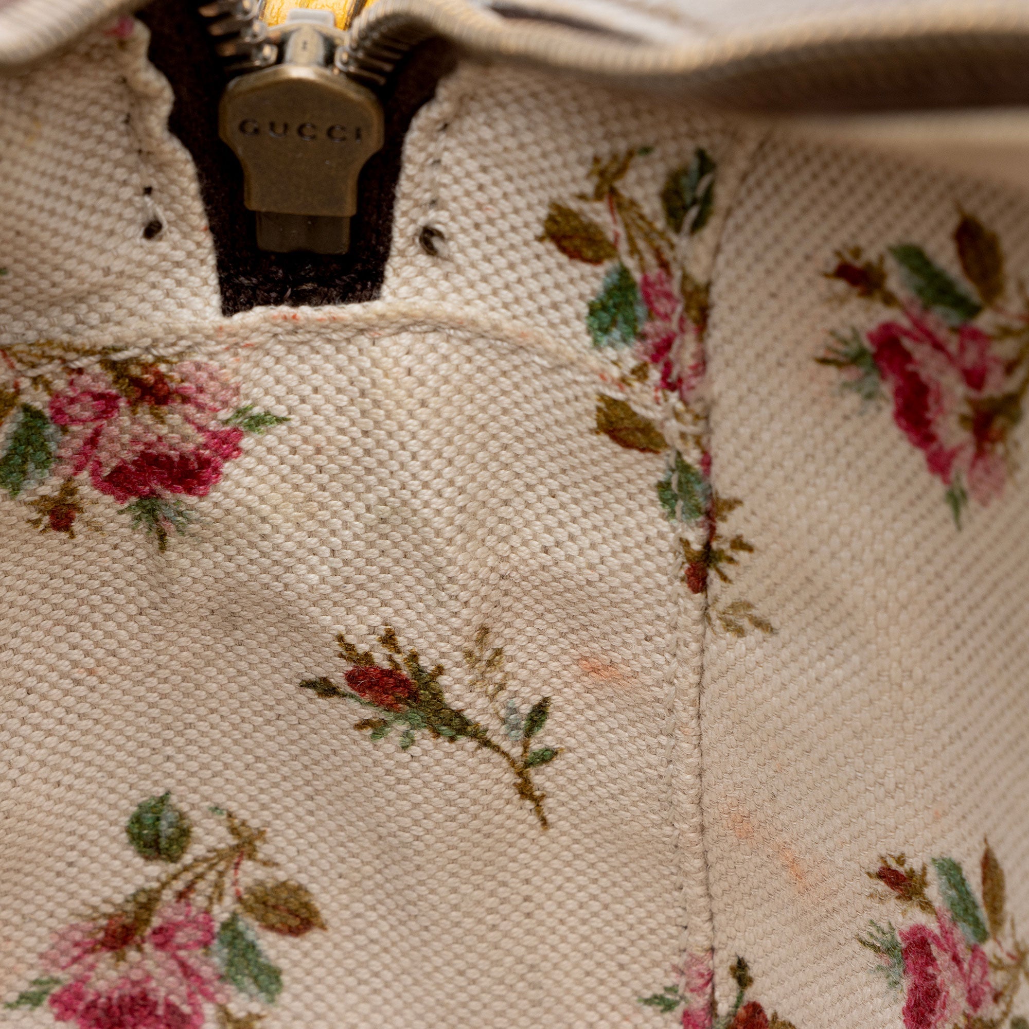 Gucci GG Supreme Neo Vintage Messenger