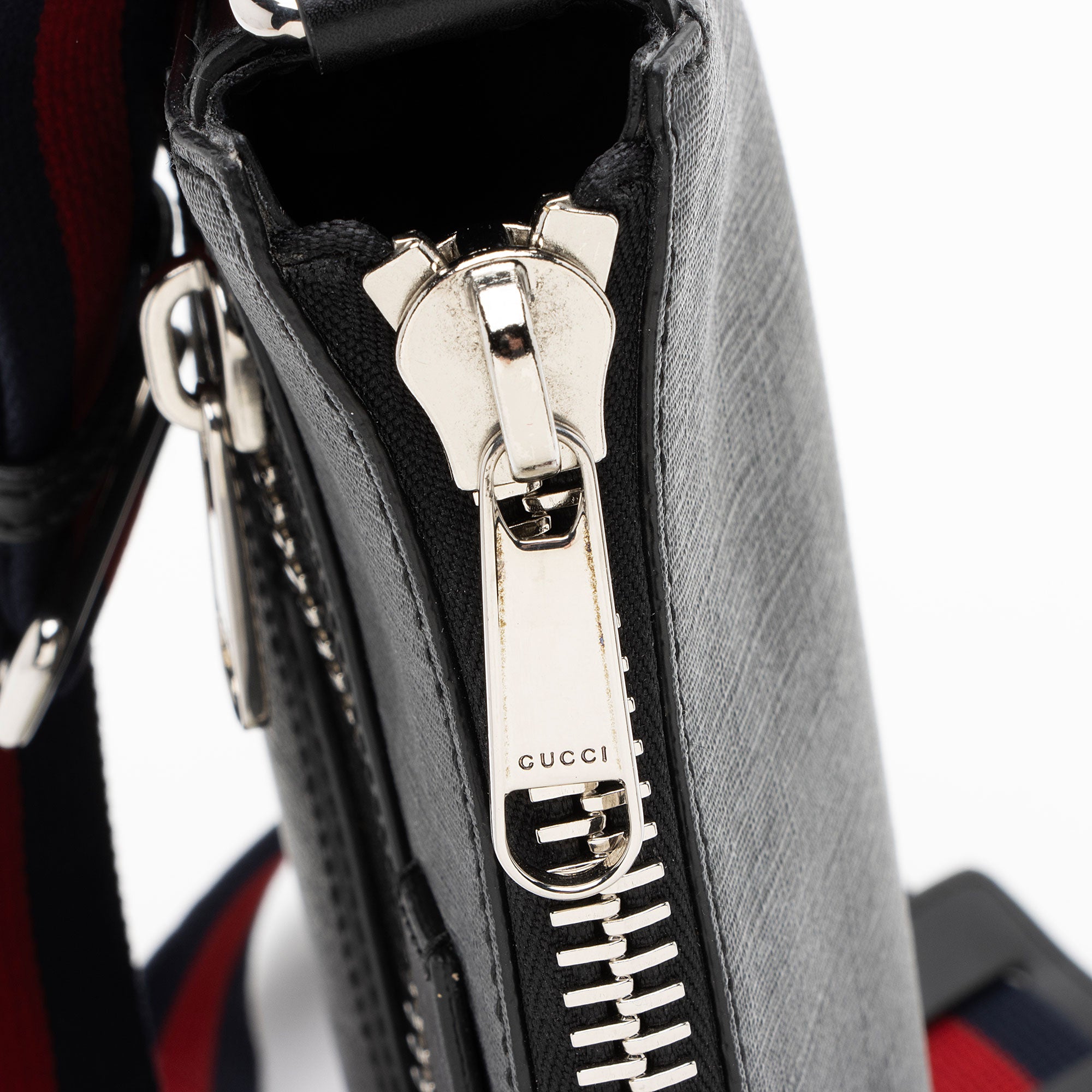 Gucci GG Supreme Small Messenger