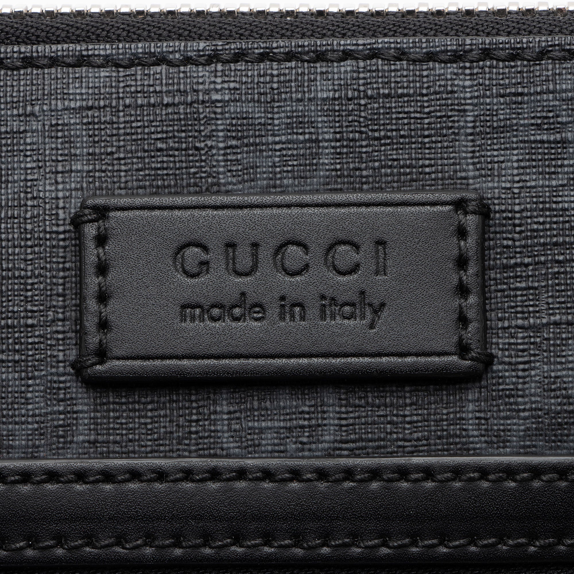 Gucci GG Supreme Small Messenger