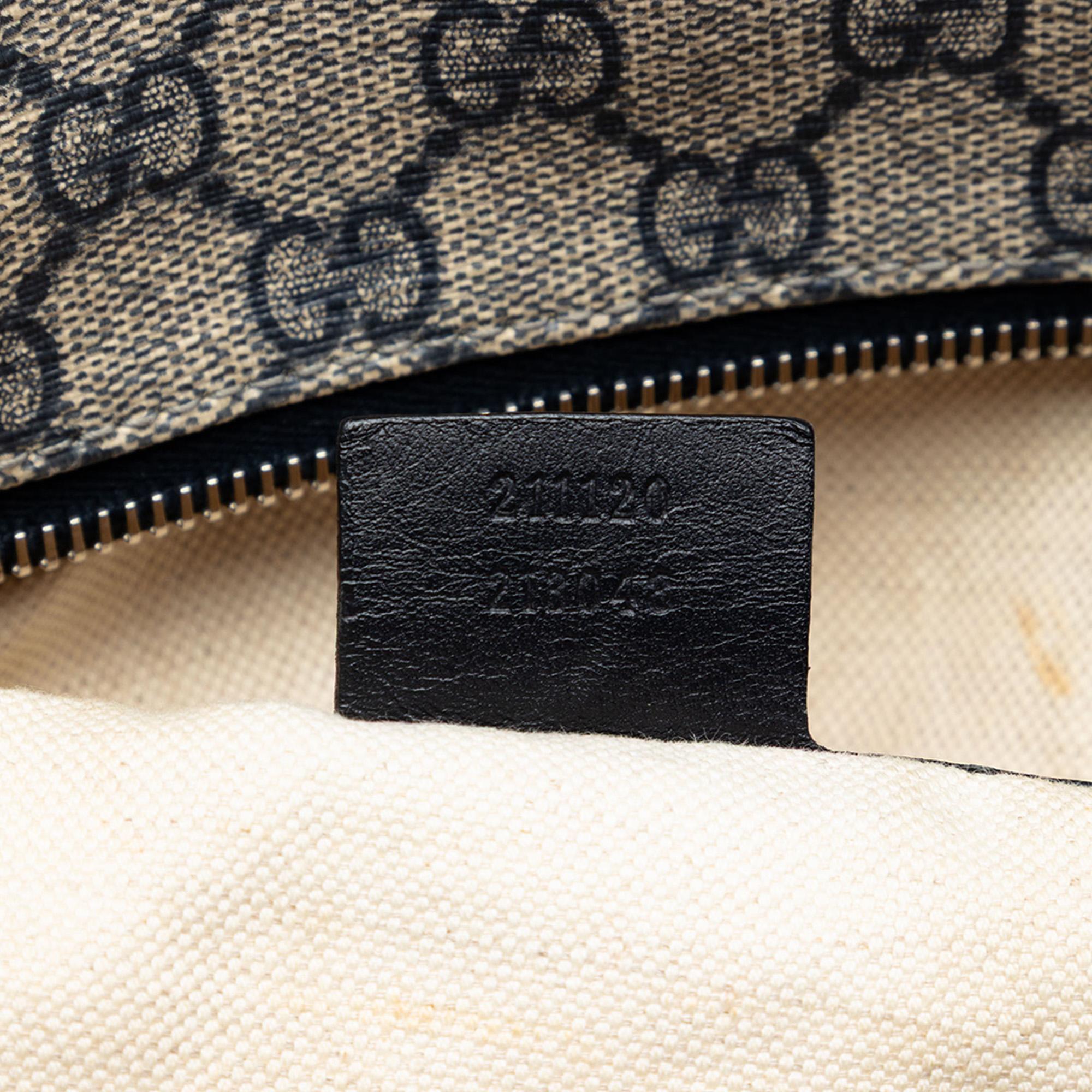 Gucci Large GG Supreme Zippered Tote
