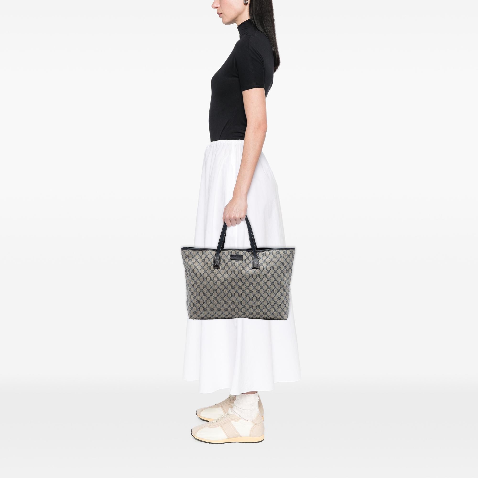 Gucci Large GG Supreme Zippered Tote