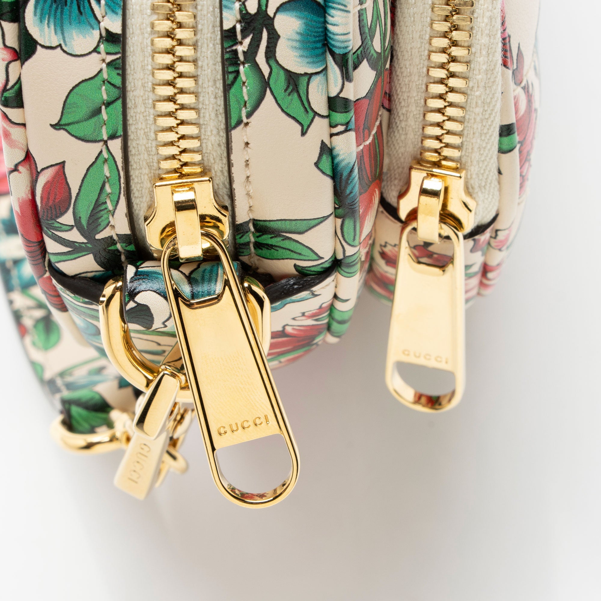 Gucci Matelasse Leather Brit Roses Interlocking G Heart Mini Shoulder Bag