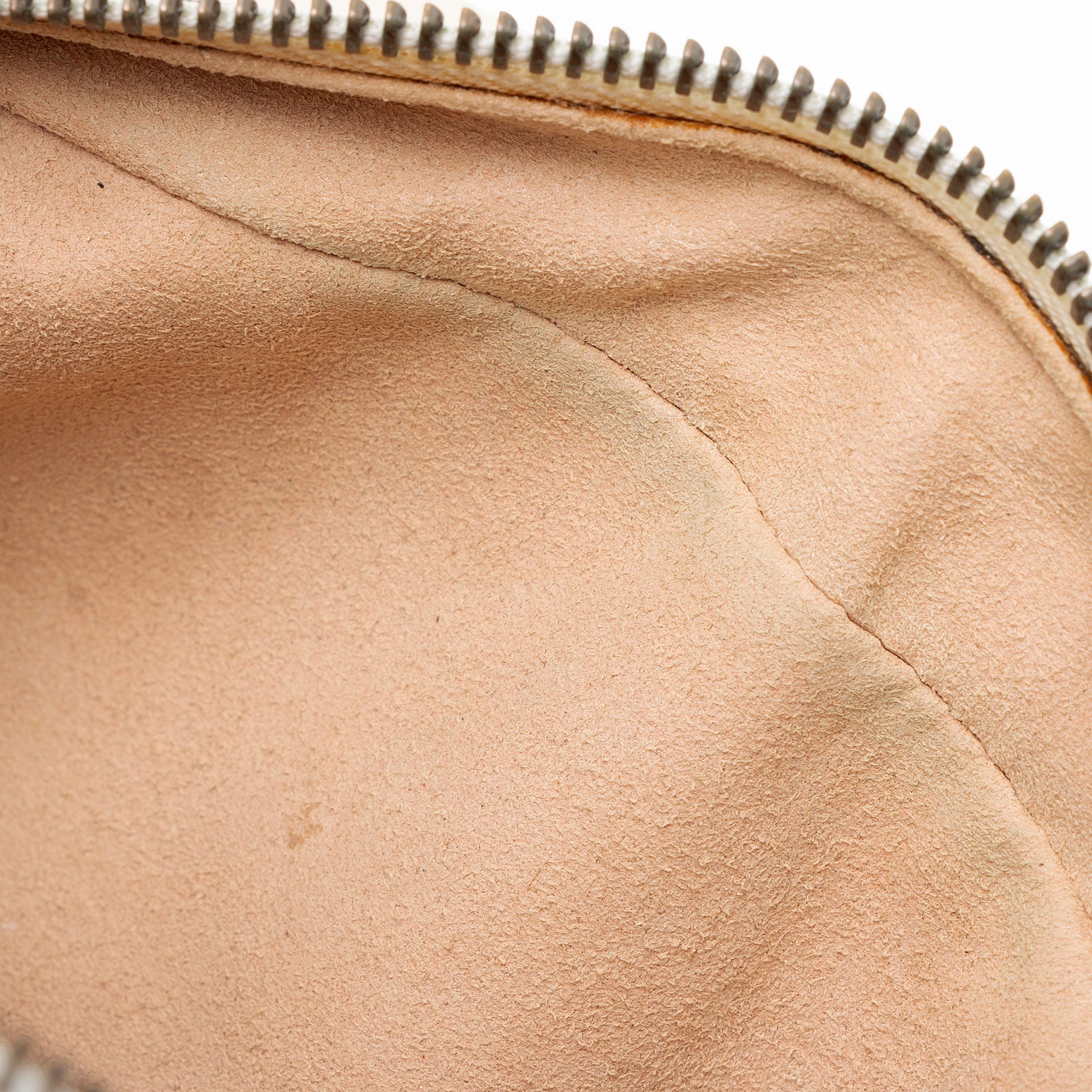 Gucci Matelasse Leather GG Marmont Mini Camera Bag