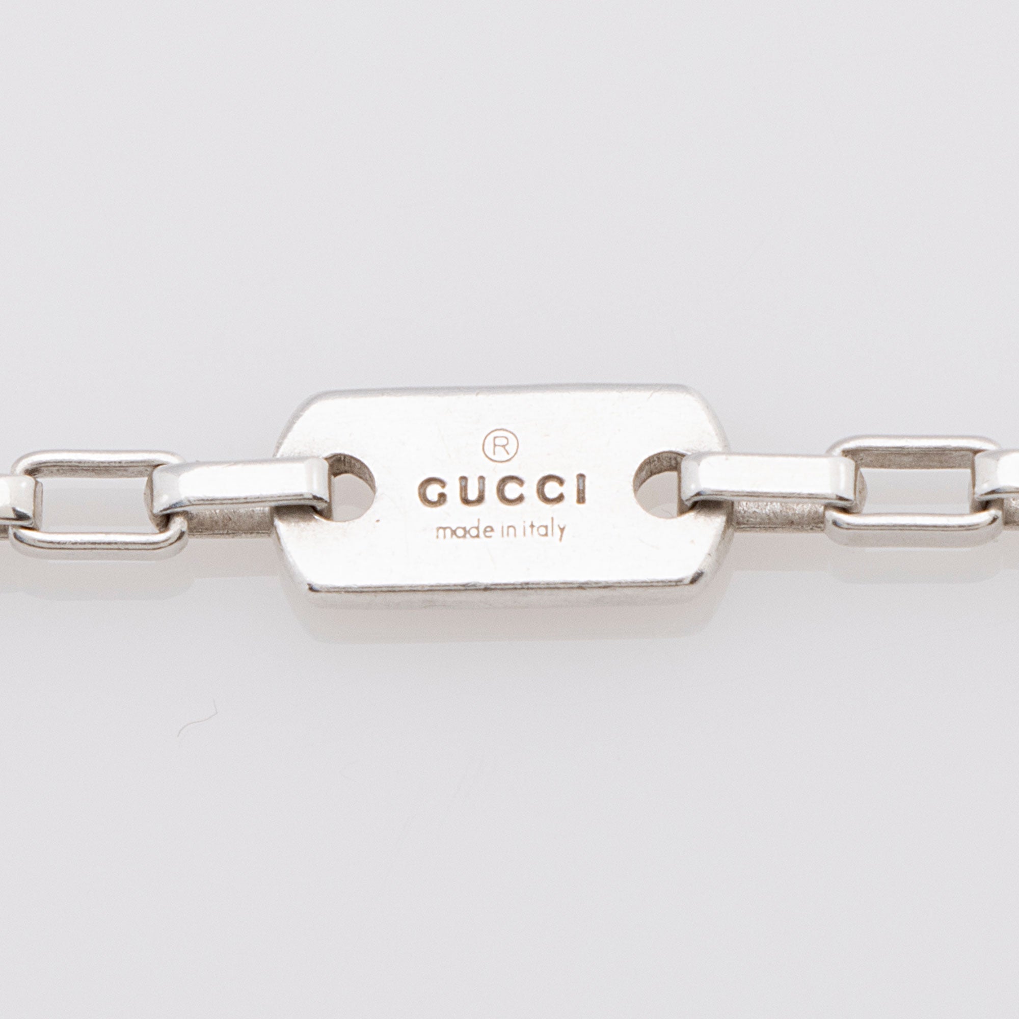 Gucci Sterling Silver Open Logo Plate Chain Link Necklace
