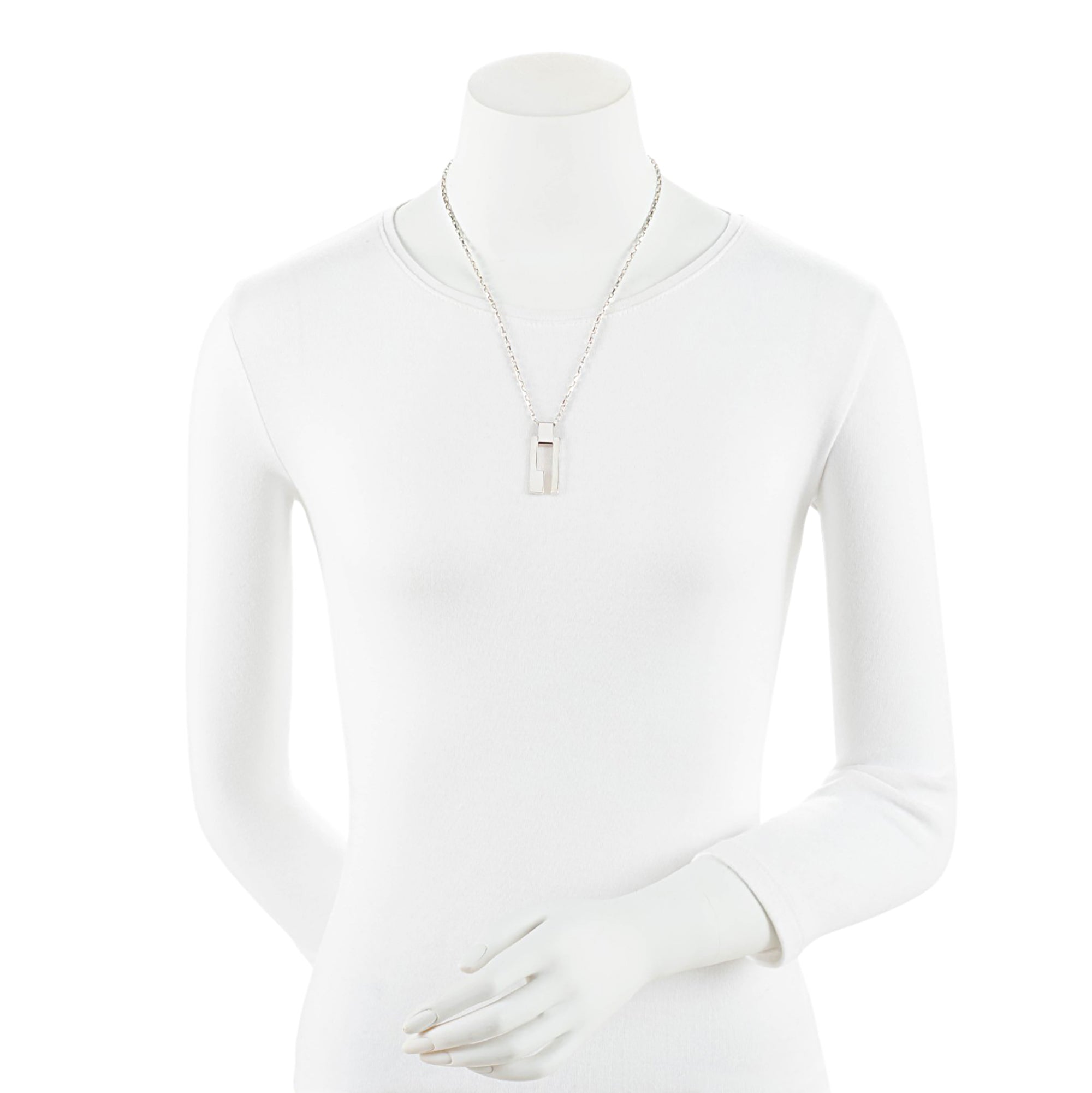 Gucci Sterling Silver Open Logo Plate Chain Link Necklace