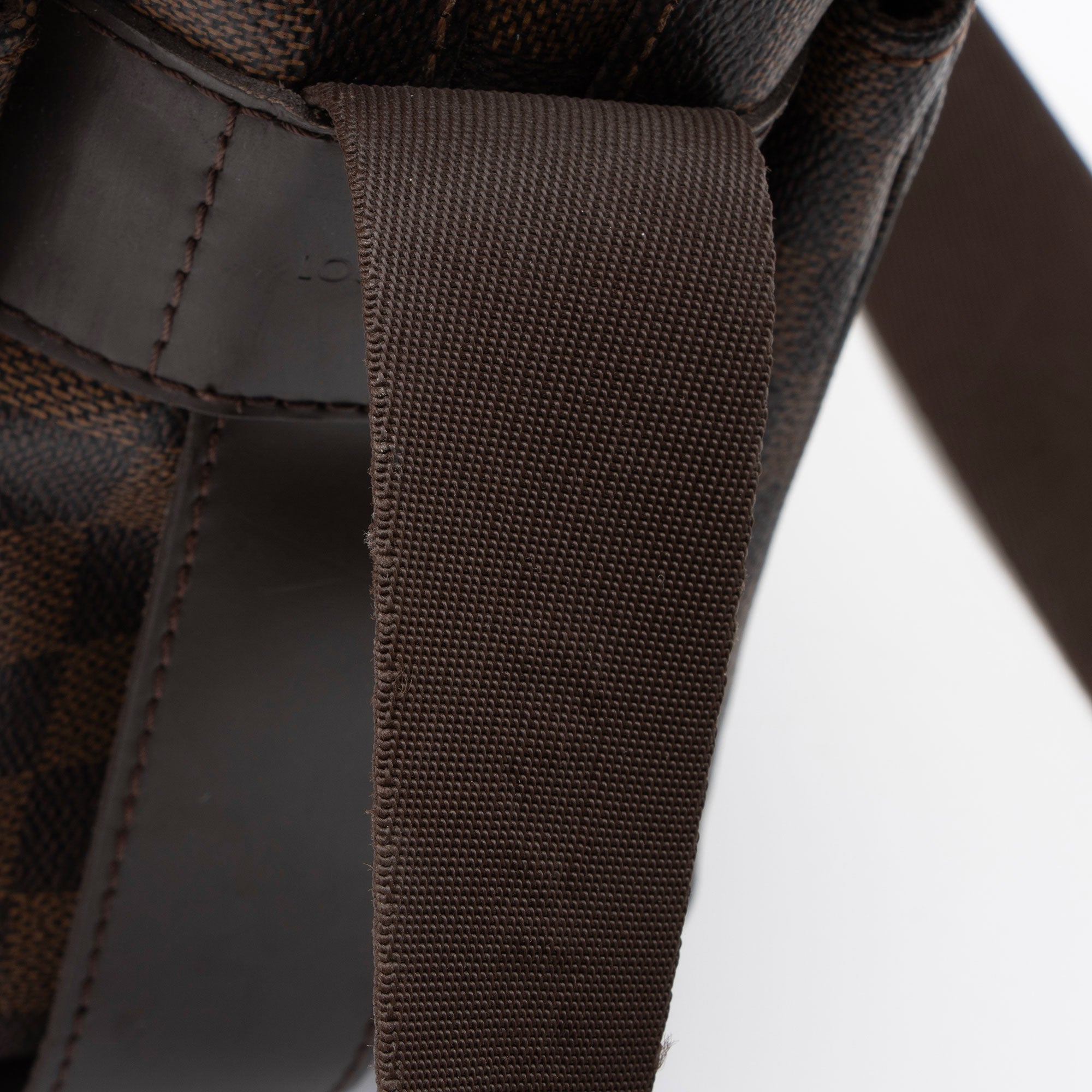 Louis Vuitton Damier Ebene Naviglio Messenger