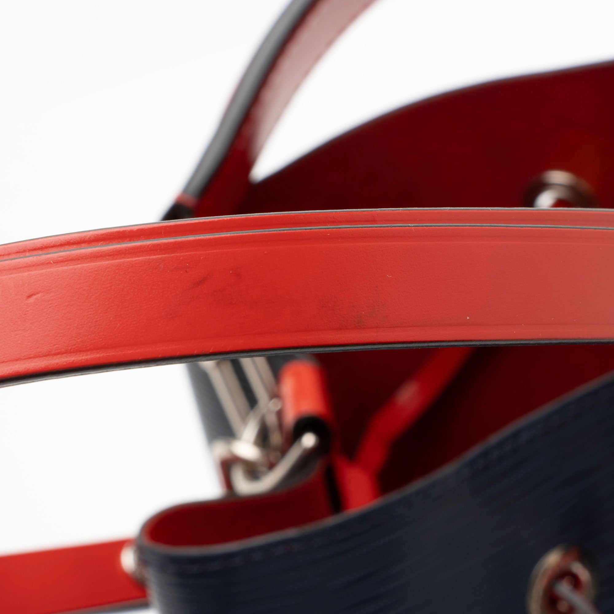 Louis Vuitton Epi Leather Neonoe Shoulder Bag