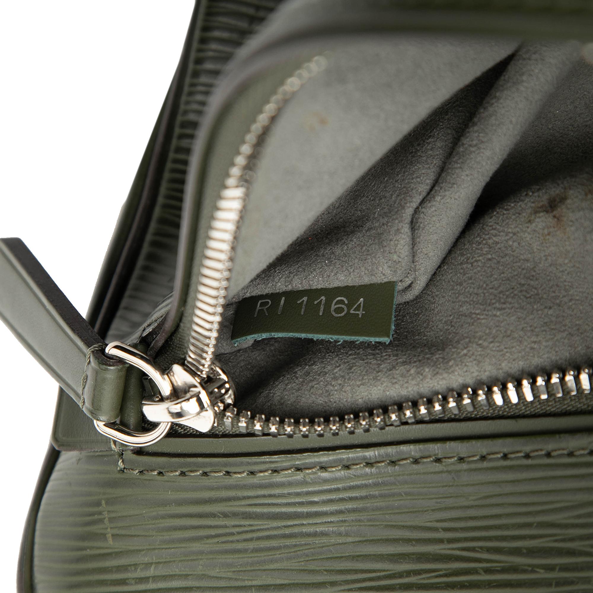 Louis Vuitton Epi Neo Hoche Clutch