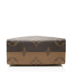 Louis Vuitton Giant Monogram Canvas Onthego MM Tote