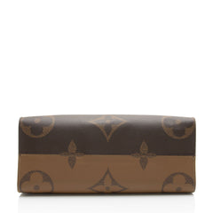 Louis Vuitton Giant Monogram Canvas Onthego MM Tote