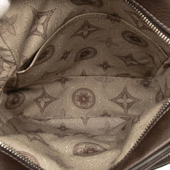 Louis Vuitton Leather Bequia Trotter MM