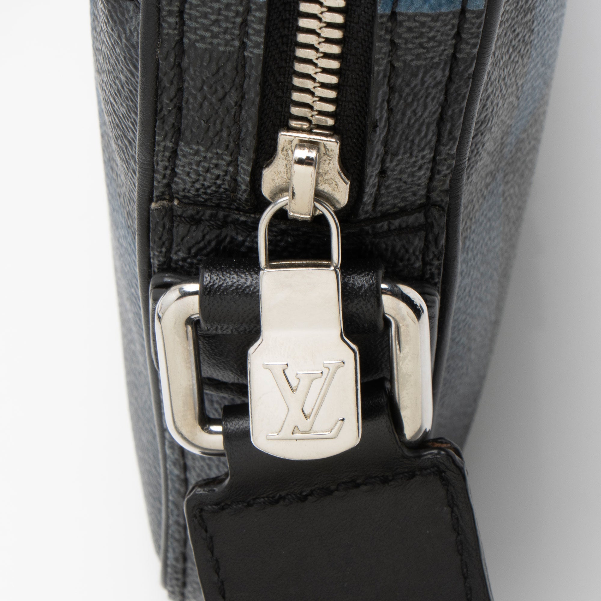 Louis Vuitton Limited Edition Giant Damier Graphite Alpha Messenger