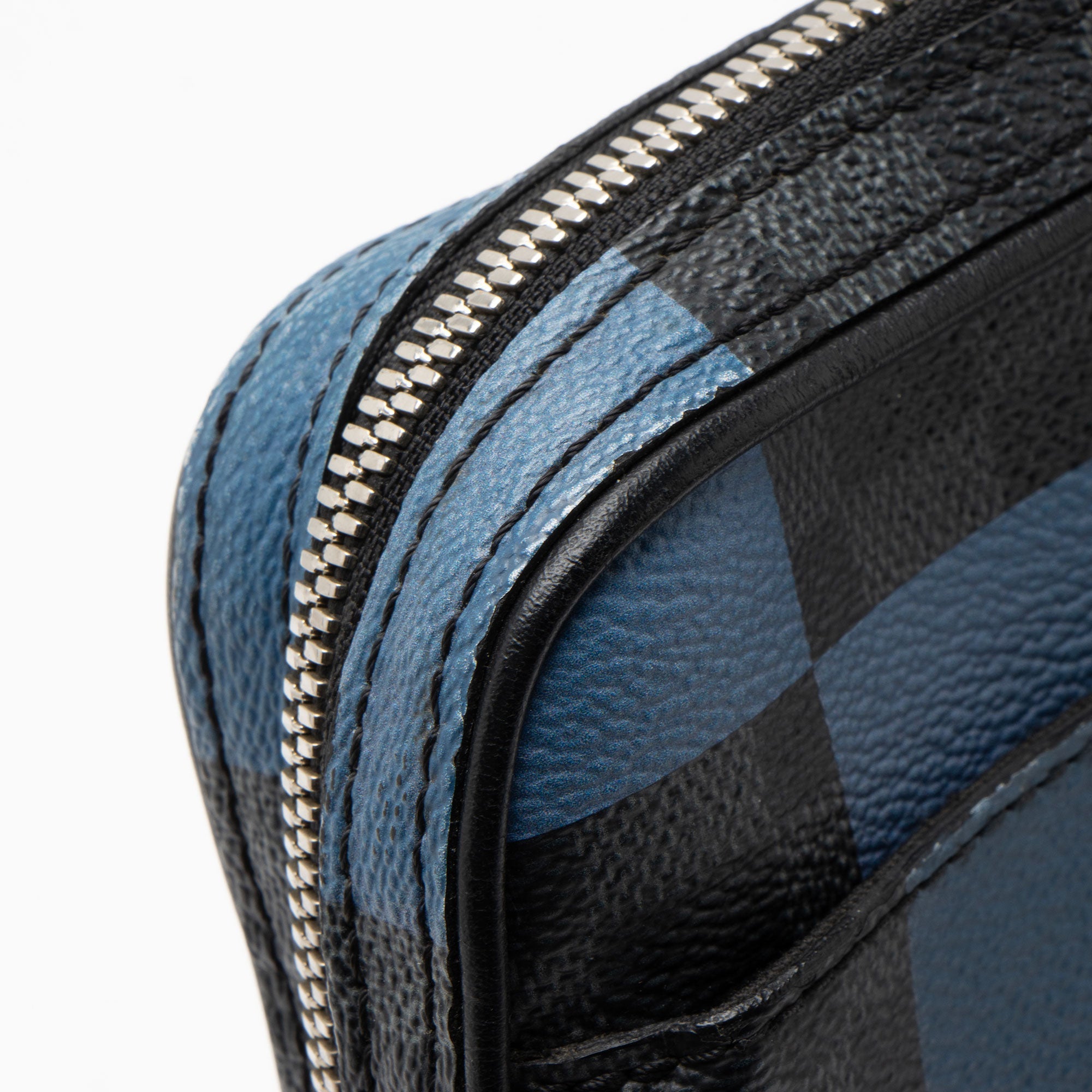 Louis Vuitton Limited Edition Giant Damier Graphite Alpha Messenger
