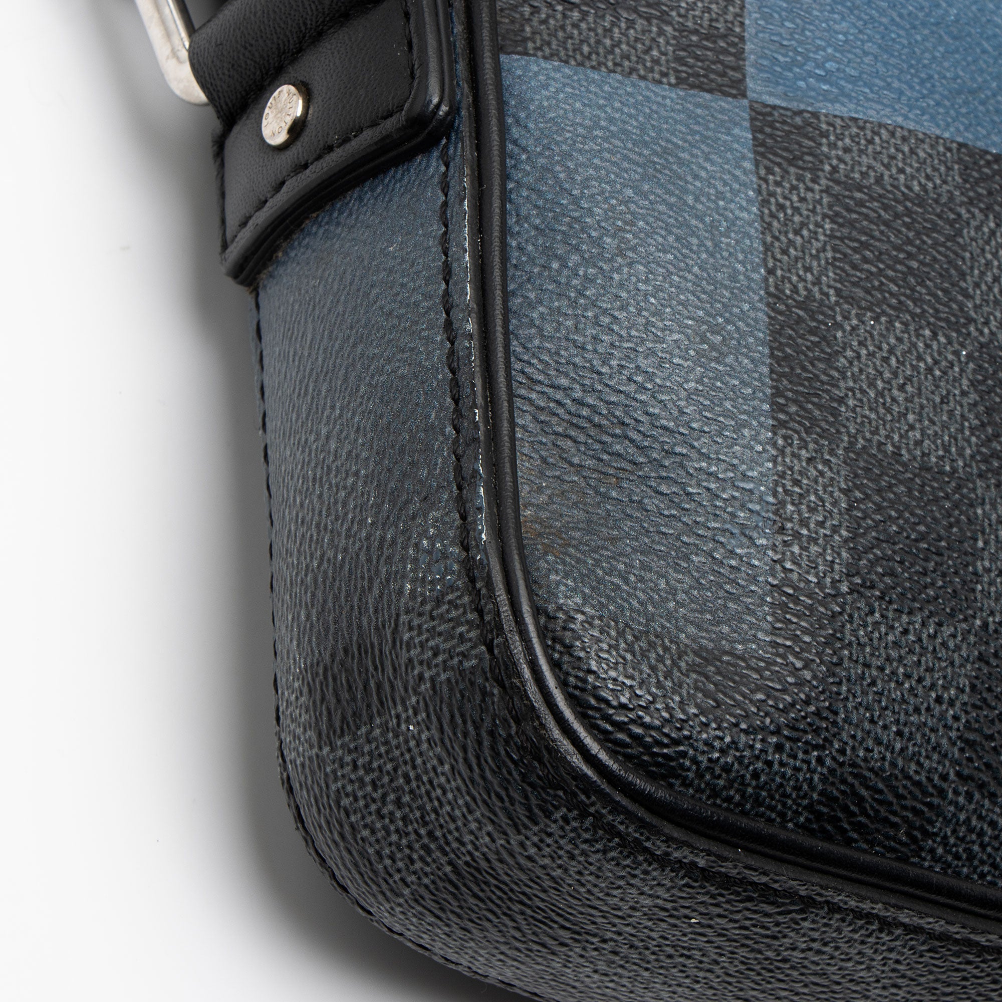 Louis Vuitton Limited Edition Giant Damier Graphite Alpha Messenger