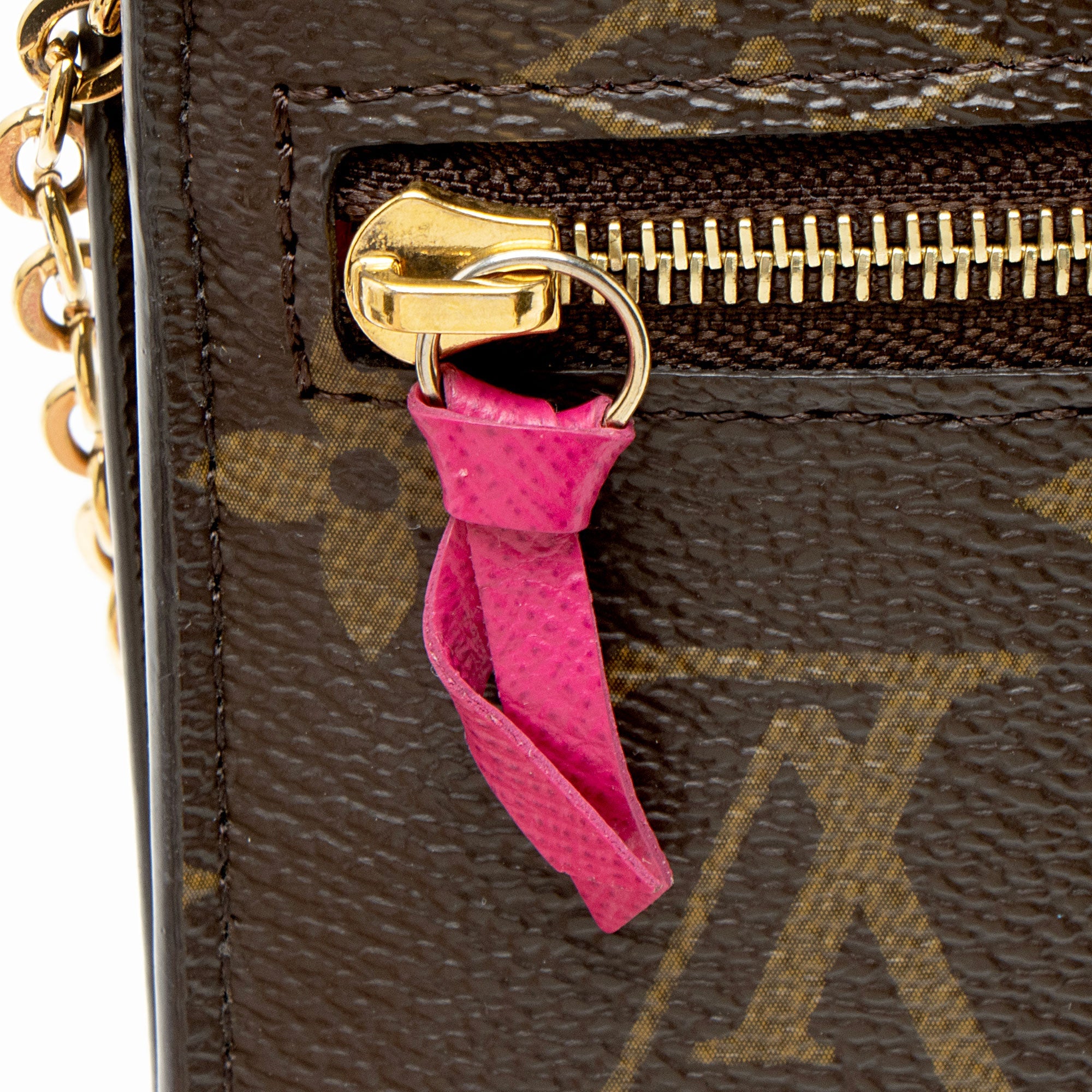 Louis Vuitton Limited Edition Monogram Canvas Animation Ski Bears Pochette Weekend Bag