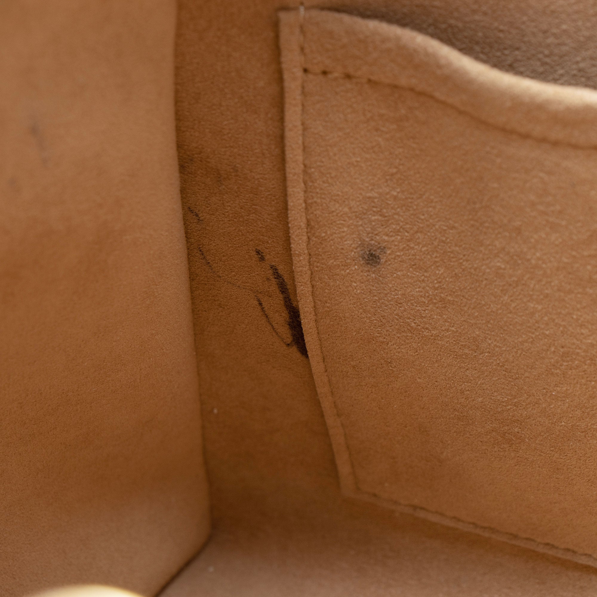 Louis Vuitton Mahina Calfskin On My Side MM Tote