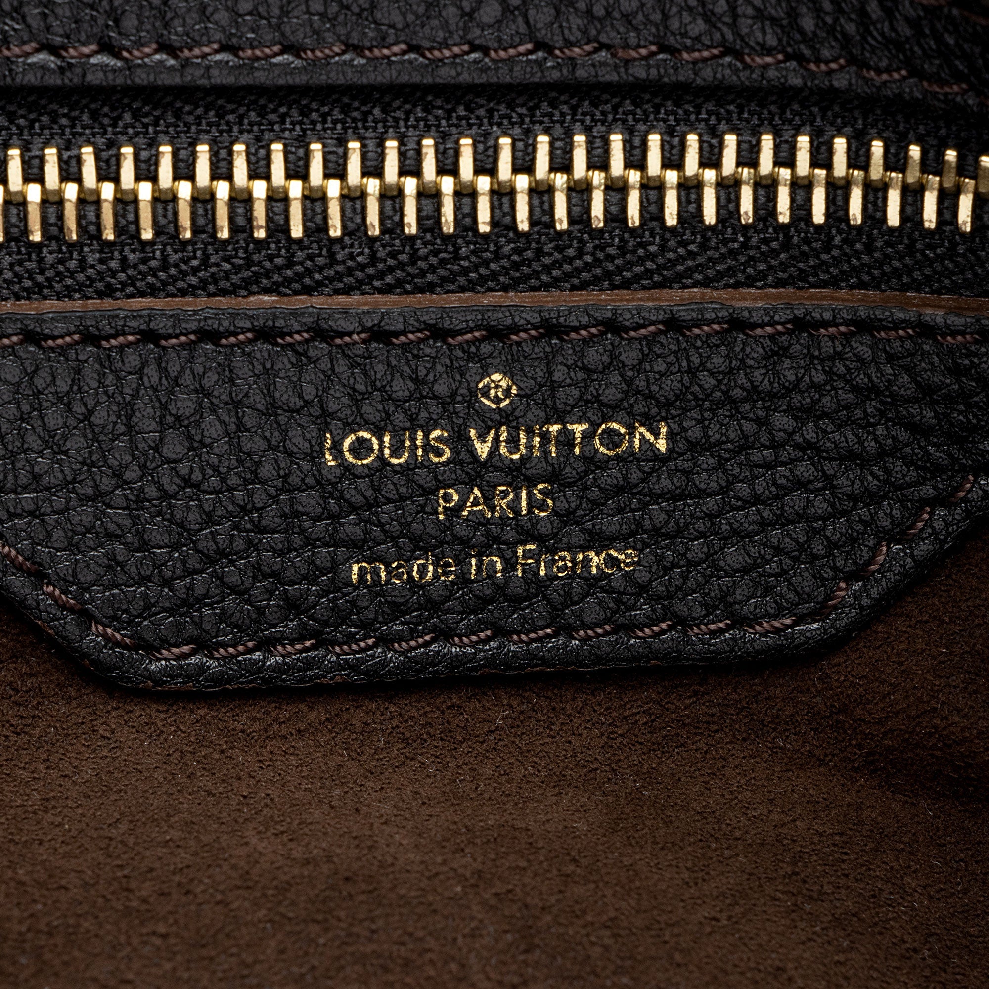 Louis Vuitton Mahina Leather L Hobo