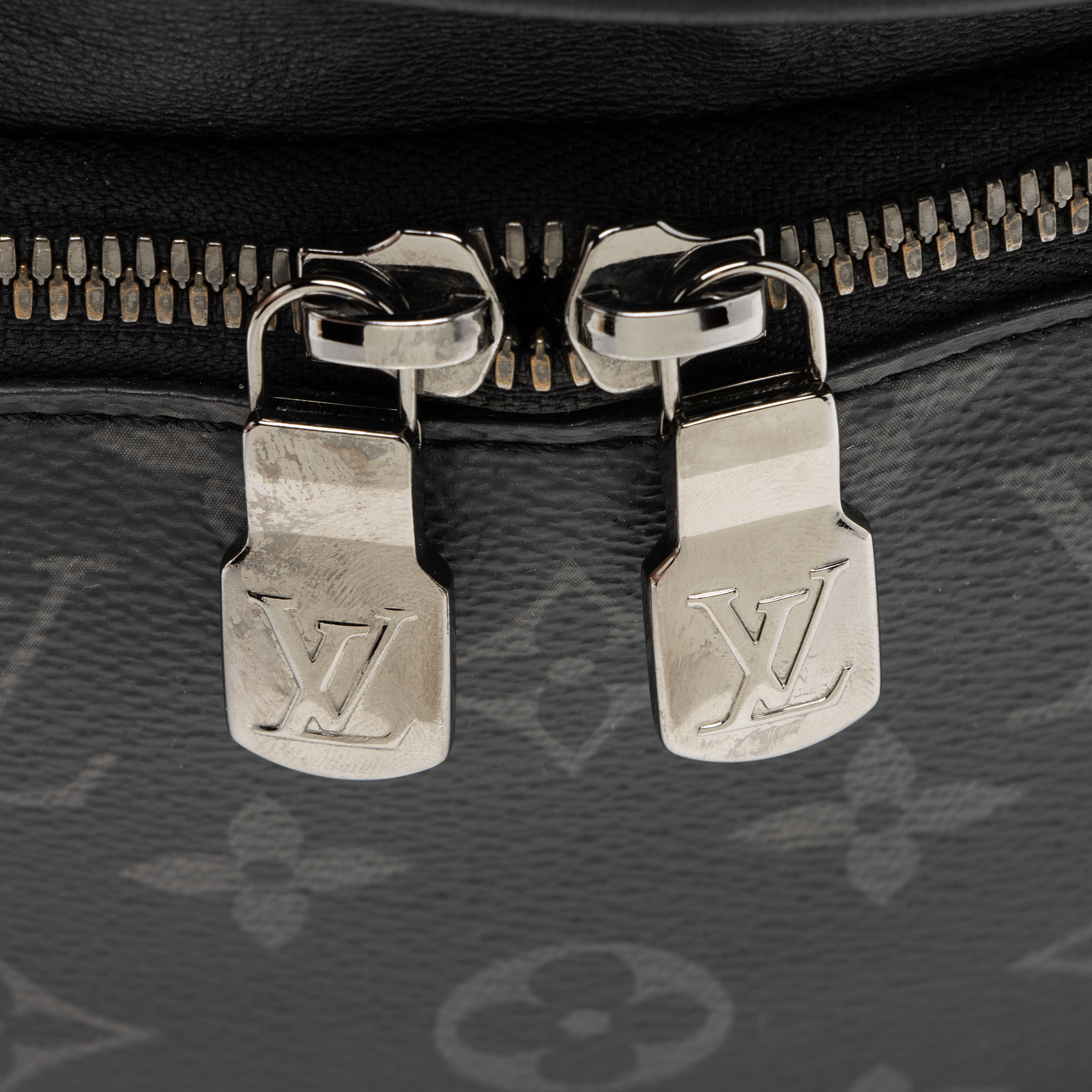 Louis Vuitton Monogram Eclipse Discovery MM Bumbag