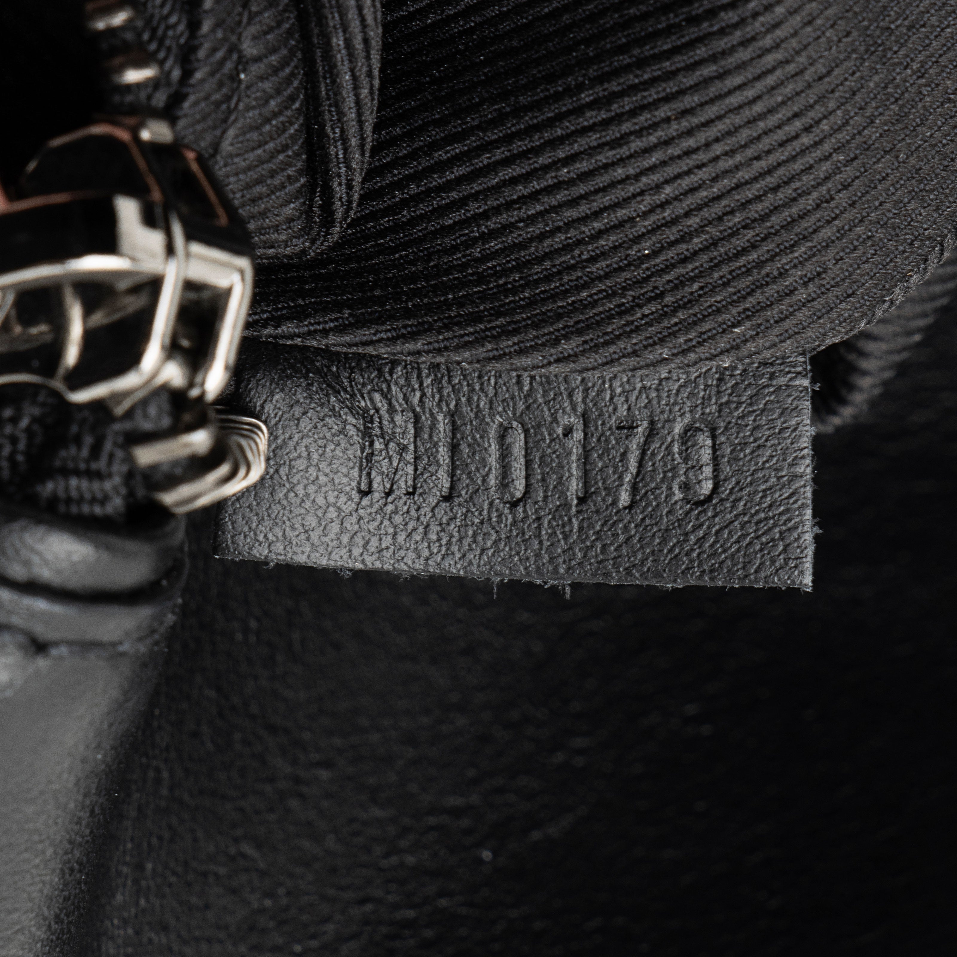 Louis Vuitton Monogram Eclipse Discovery MM Bumbag