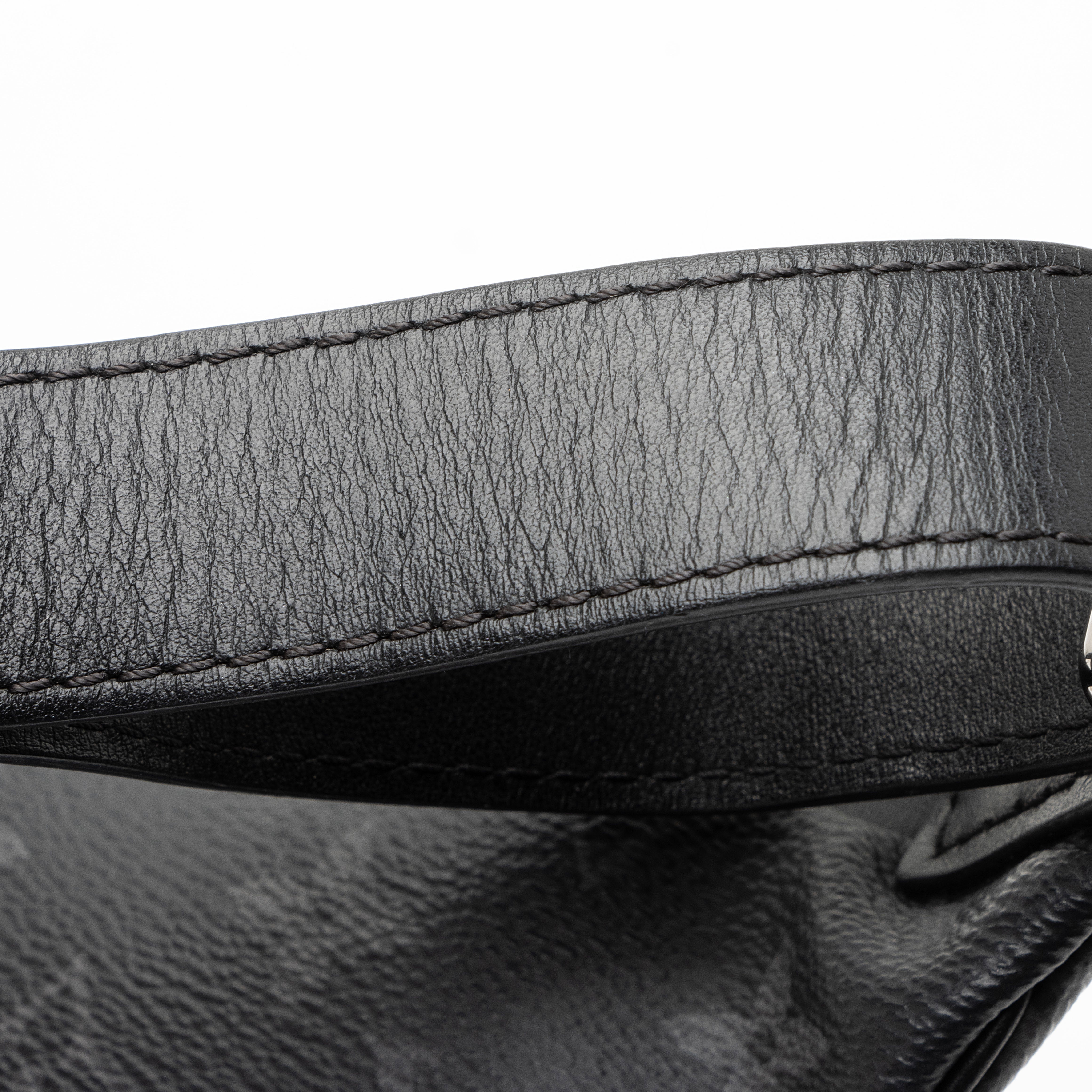 Louis Vuitton Monogram Eclipse Discovery MM Bumbag