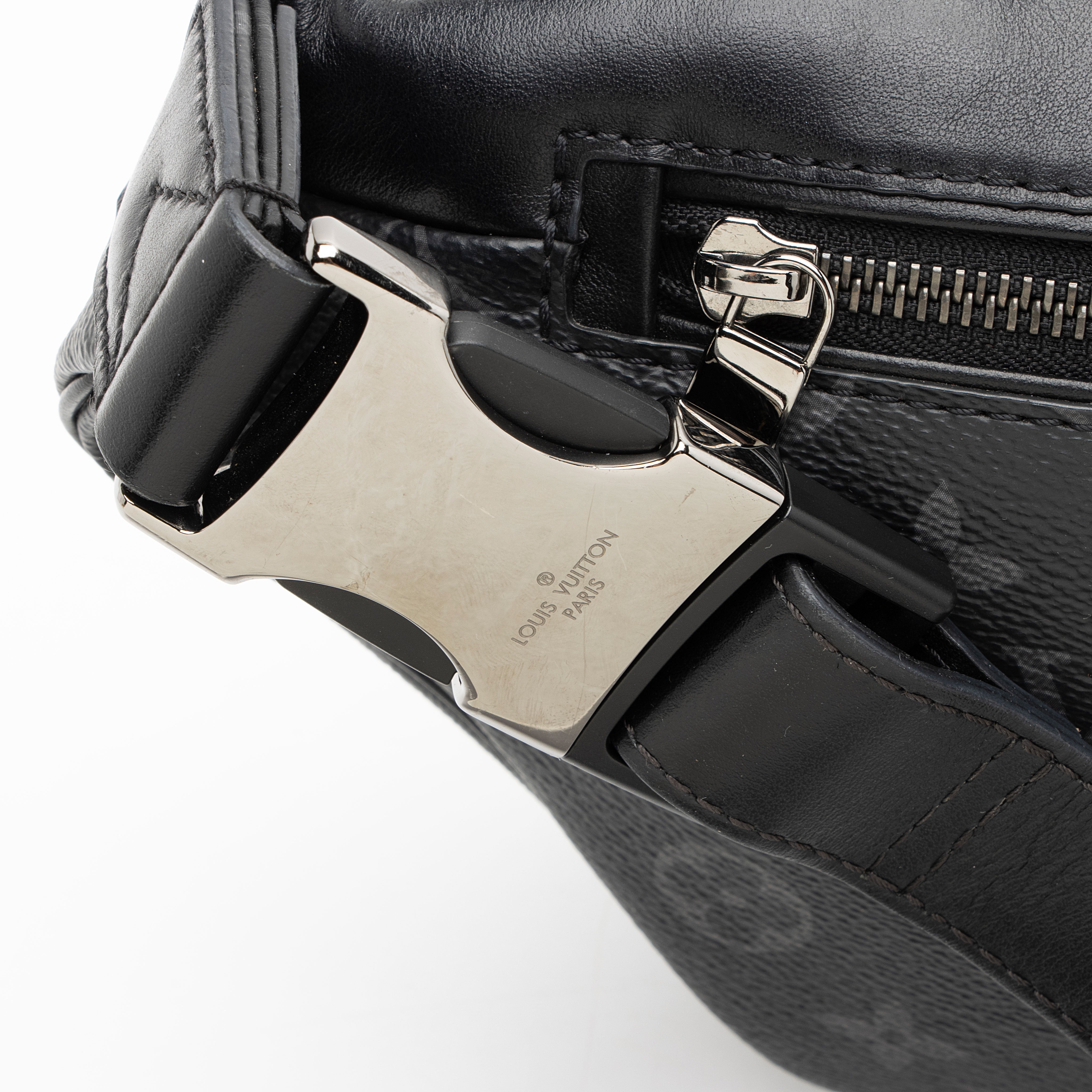 Louis Vuitton Monogram Eclipse Discovery MM Bumbag