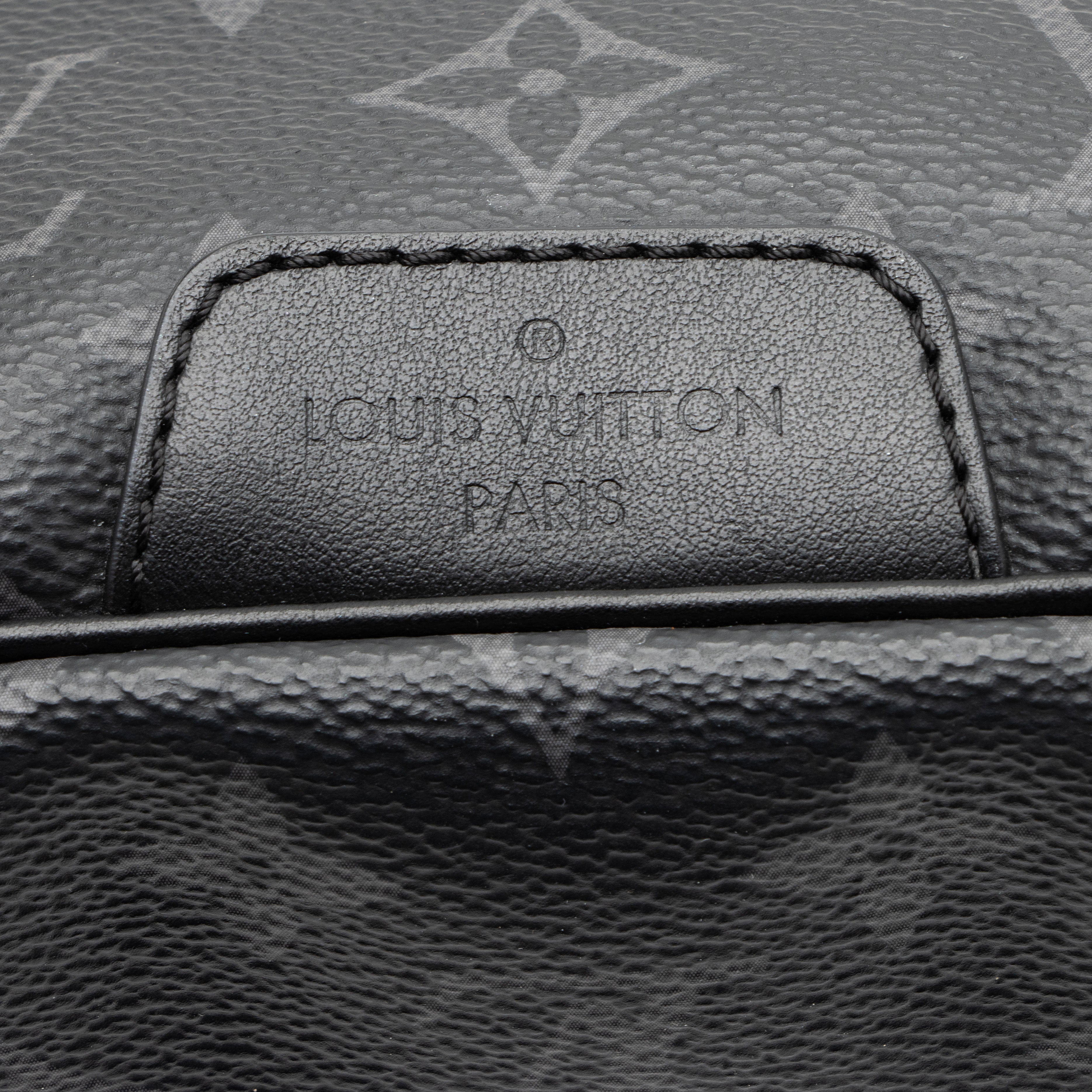 Louis Vuitton Monogram Eclipse Discovery MM Bumbag