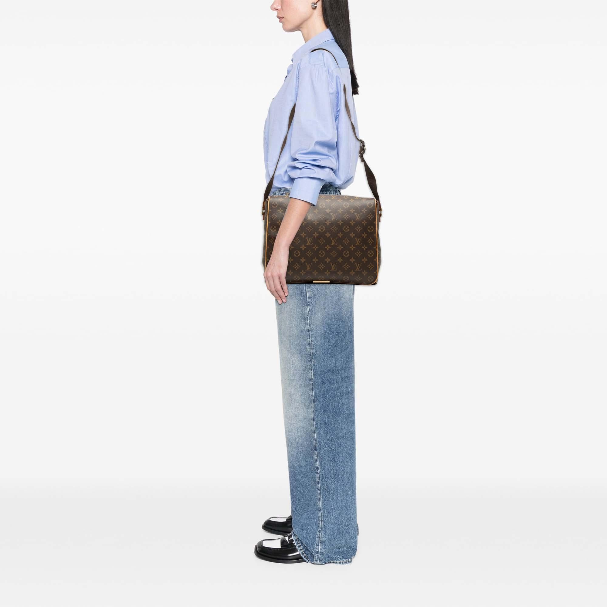 Louis Vuitton Monogram Abbesses