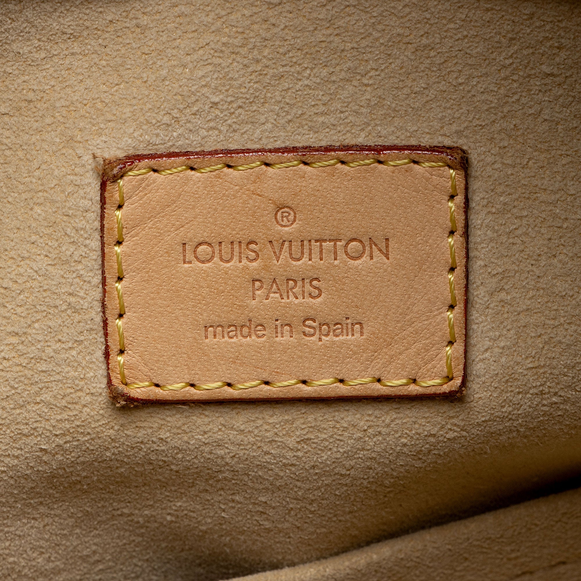 Louis Vuitton Monogram Canvas Artsy MM Shoulder Bag