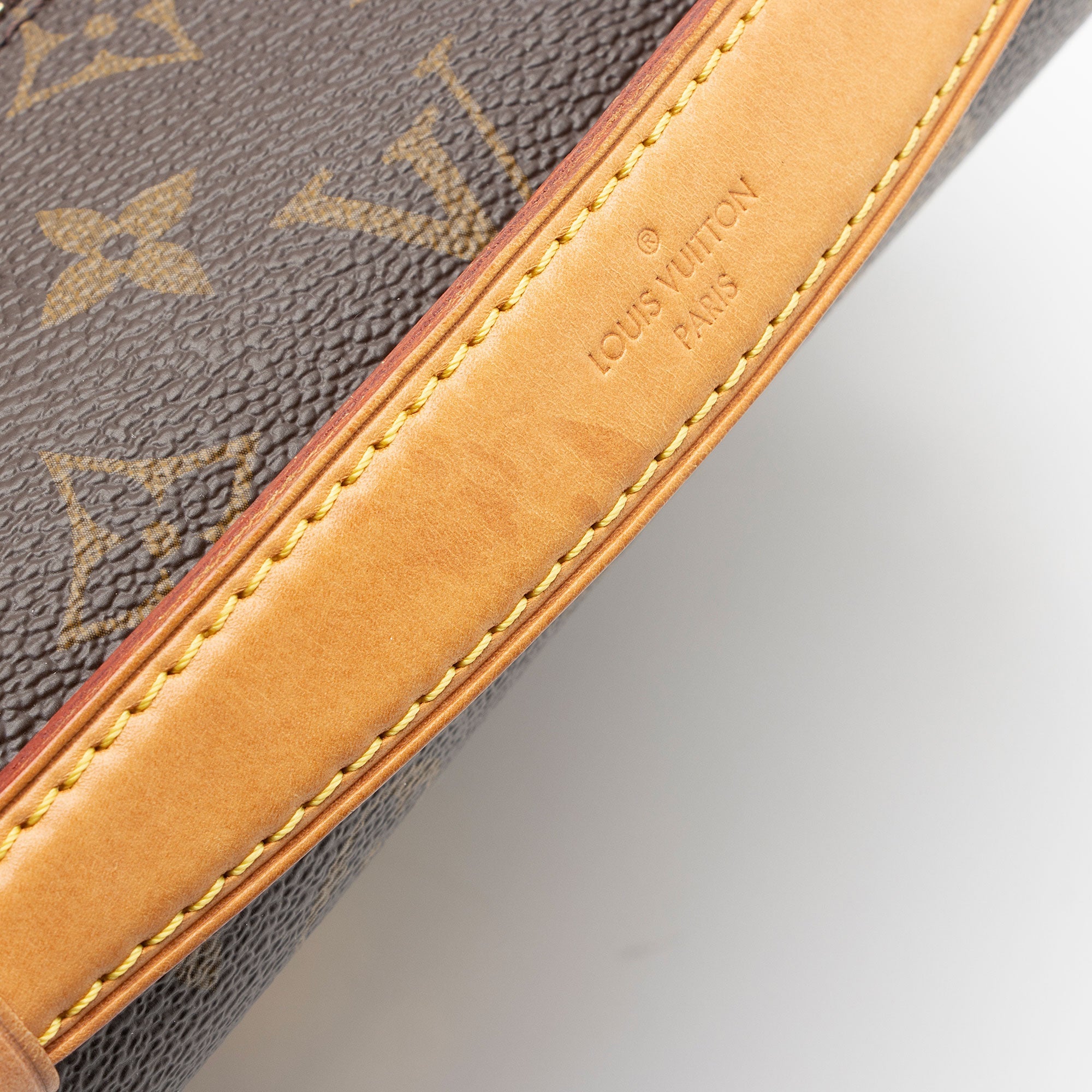 Louis Vuitton Monogram Canvas Pochette Metis Shoulder Bag