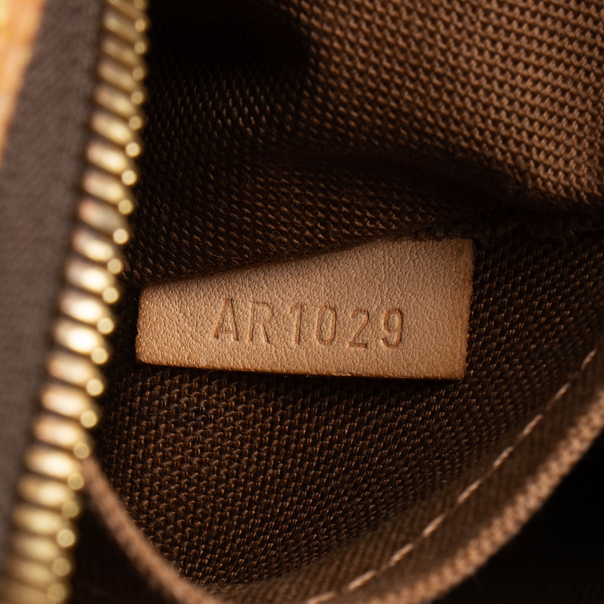Louis Vuitton Monogram Canvas Thames GM Shoulder Bag