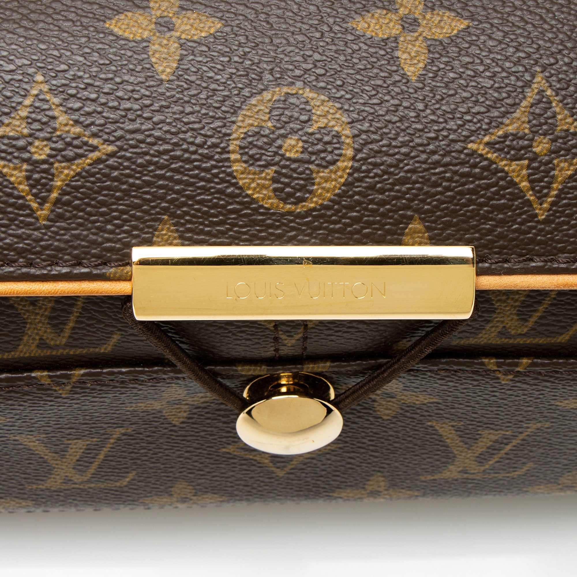 Louis Vuitton Monogram Canvas Valmy MM Messenger