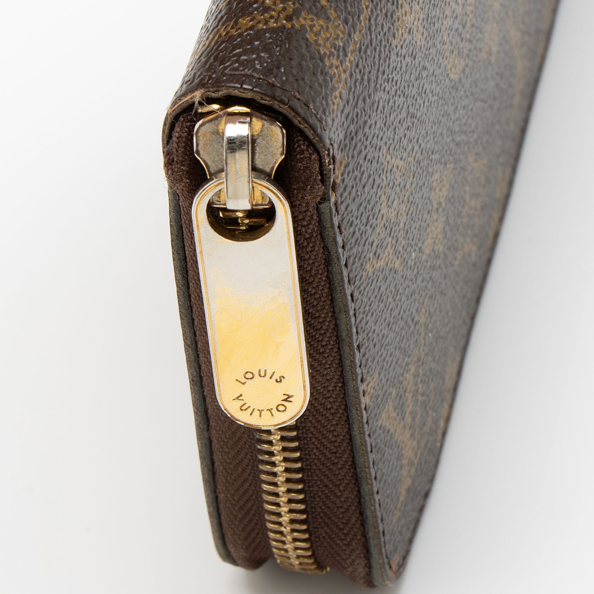 Louis Vuitton Monogram Canvas Zippy Wallet