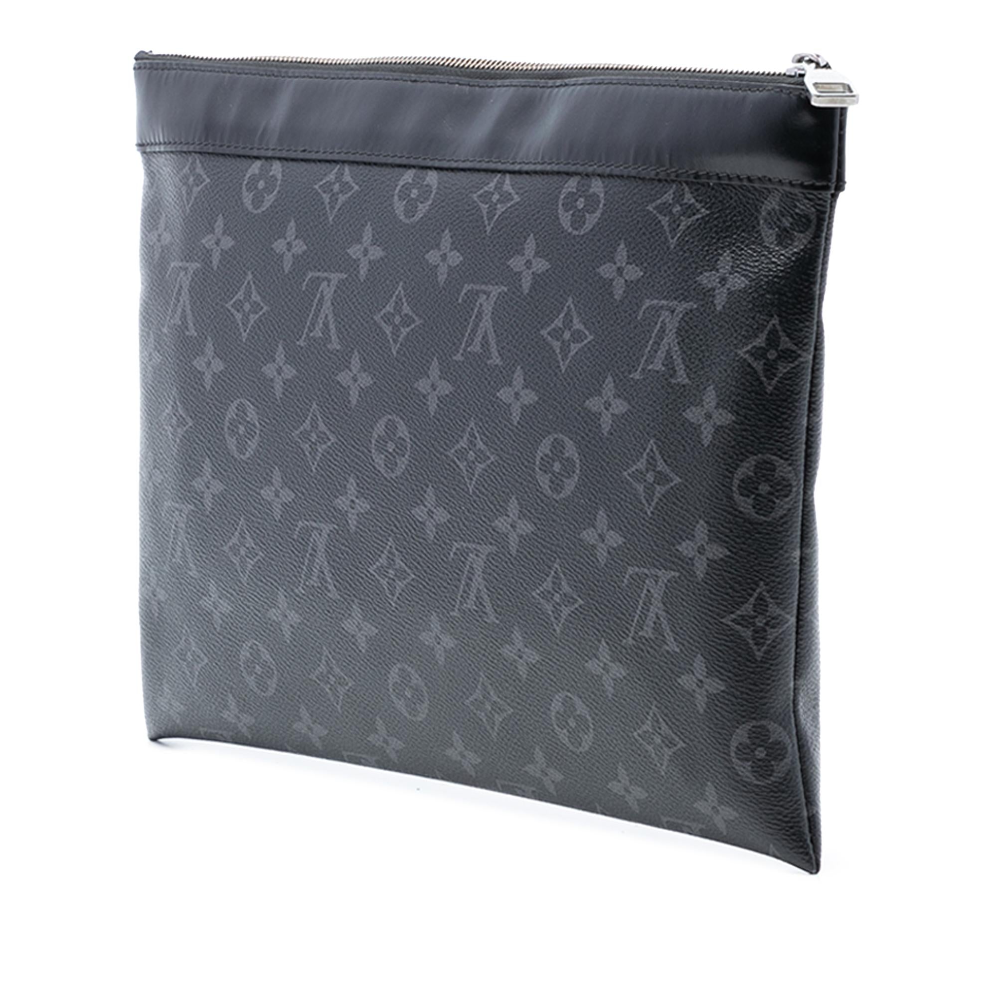 Louis Vuitton Monogram Eclipse Discovery Pochette GM