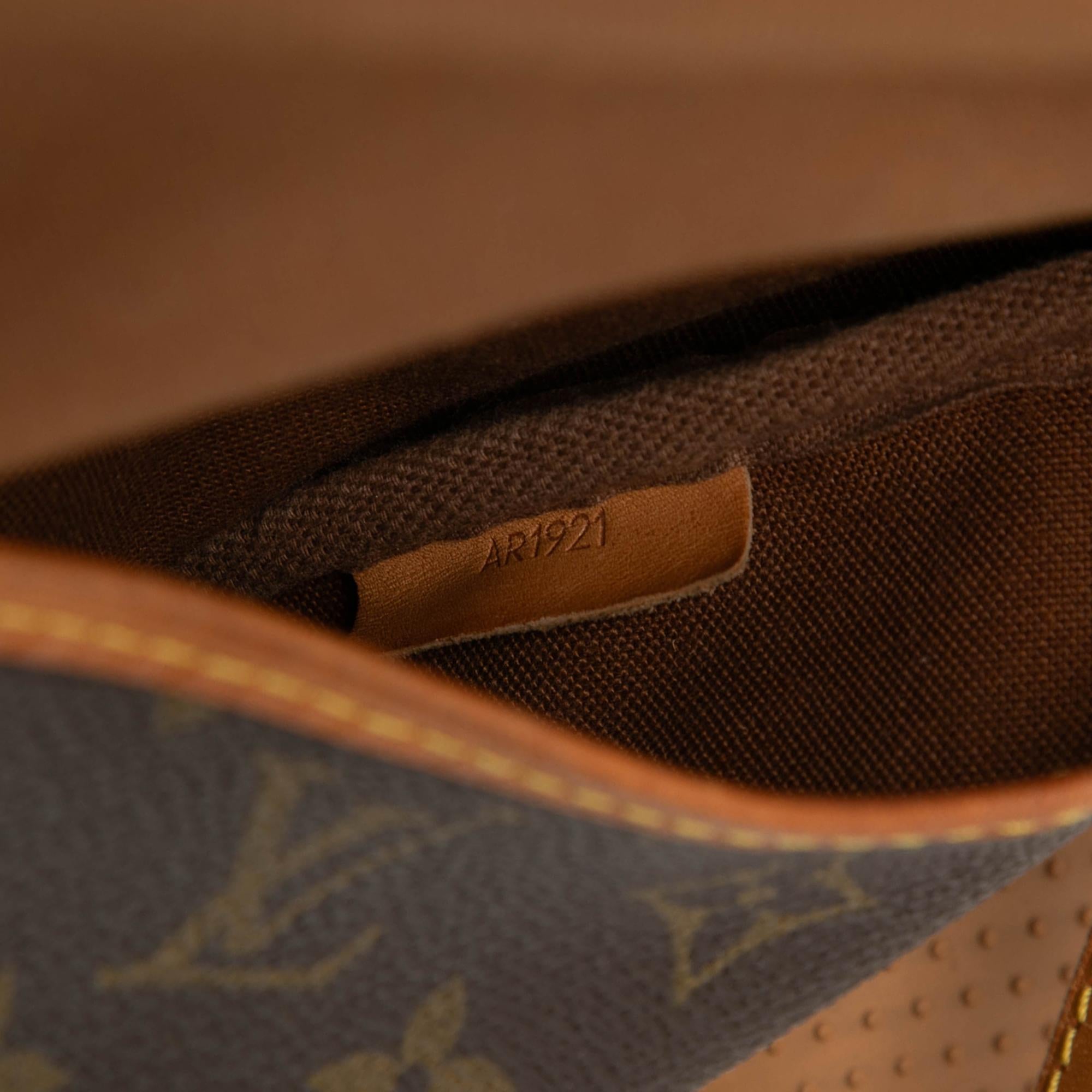 Louis Vuitton Monogram Saumur 25