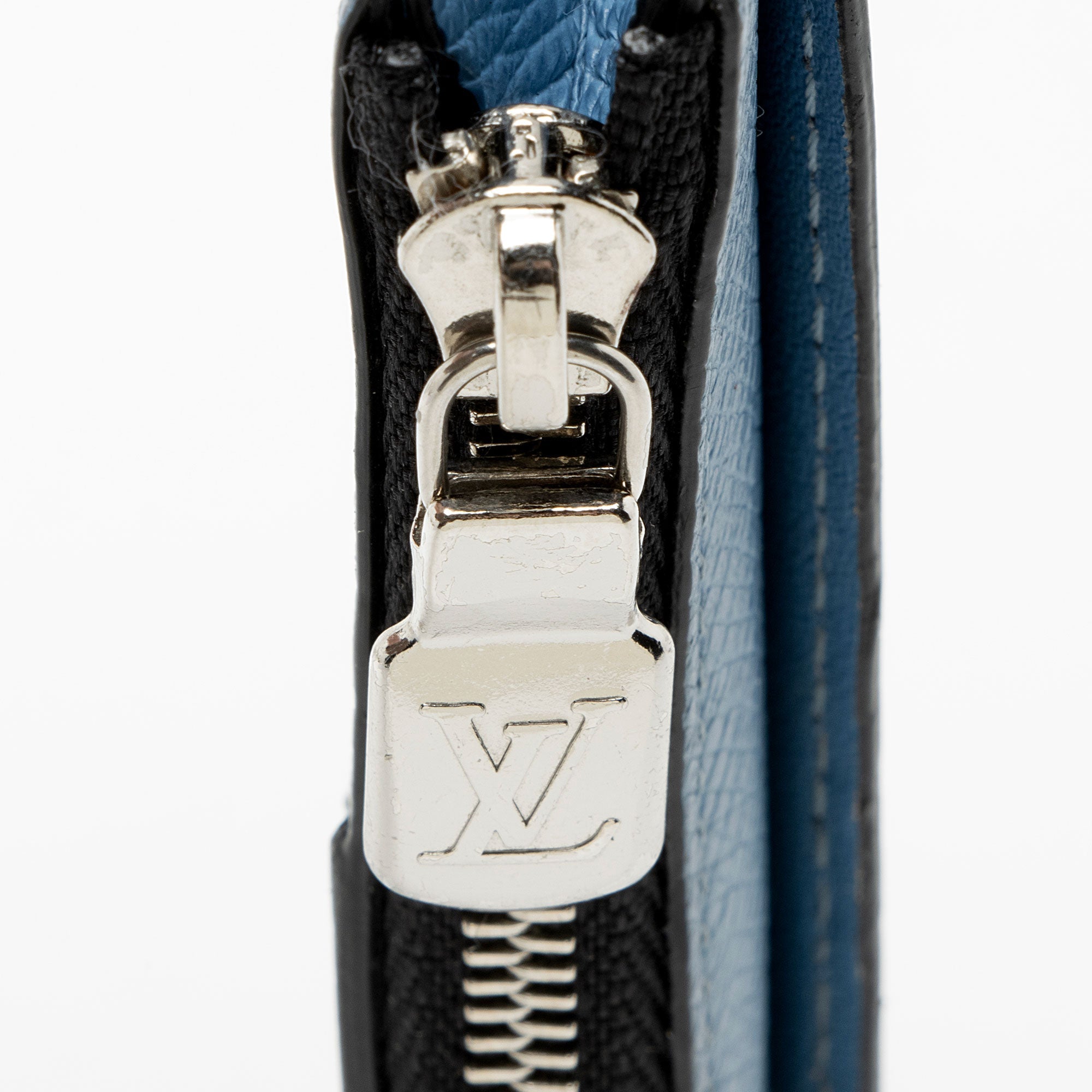 Louis Vuitton Monogram Taiga Leather Coin Card Holder