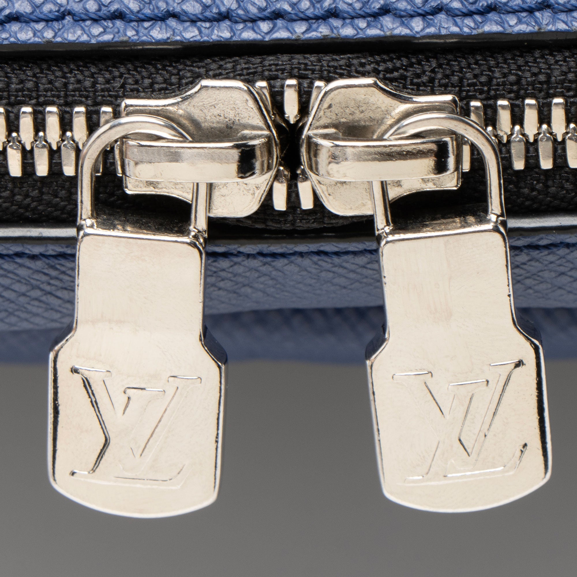 Louis Vuitton Monogram Taiga Leather Outdoor Messenger