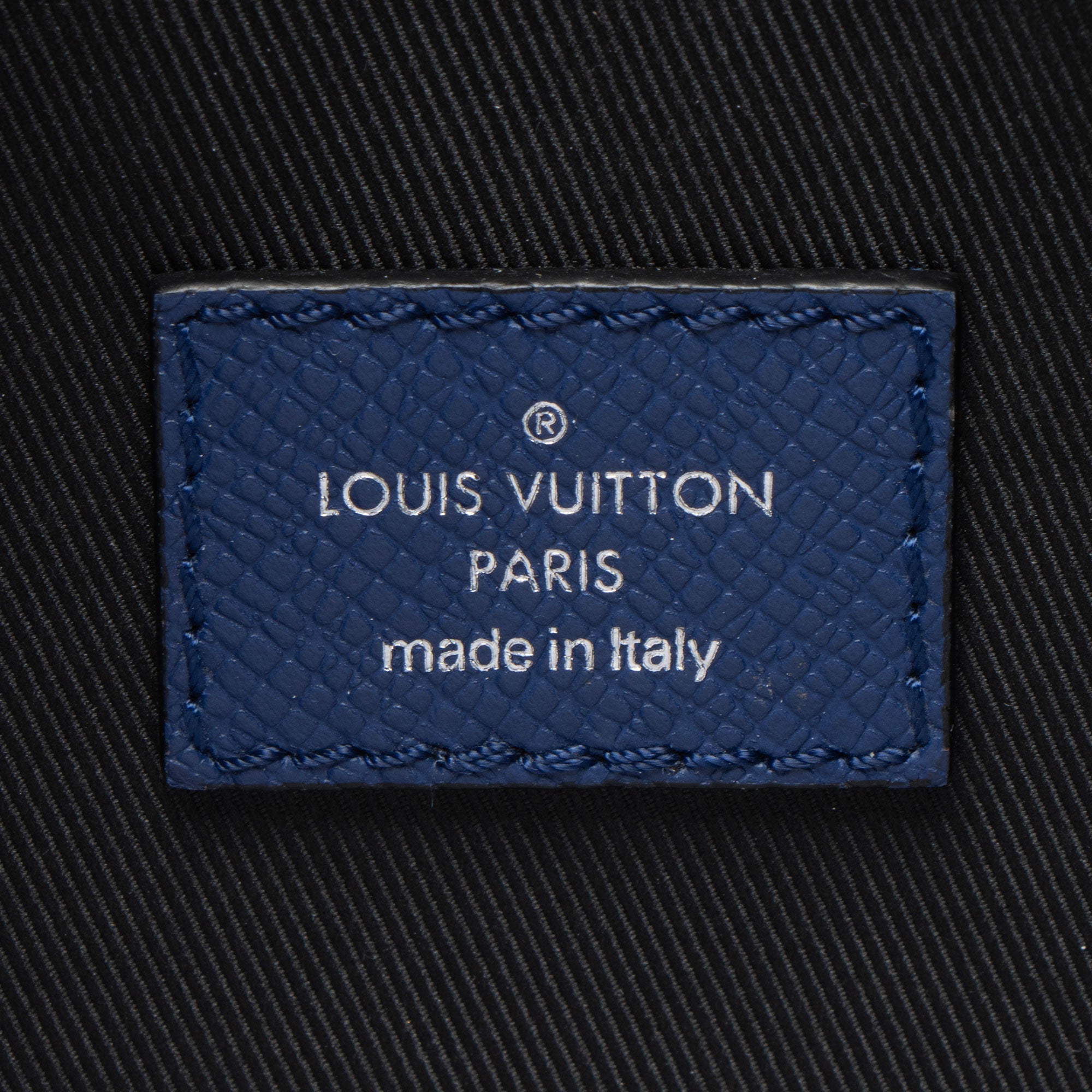 Louis Vuitton Monogram Taiga Leather Outdoor Messenger