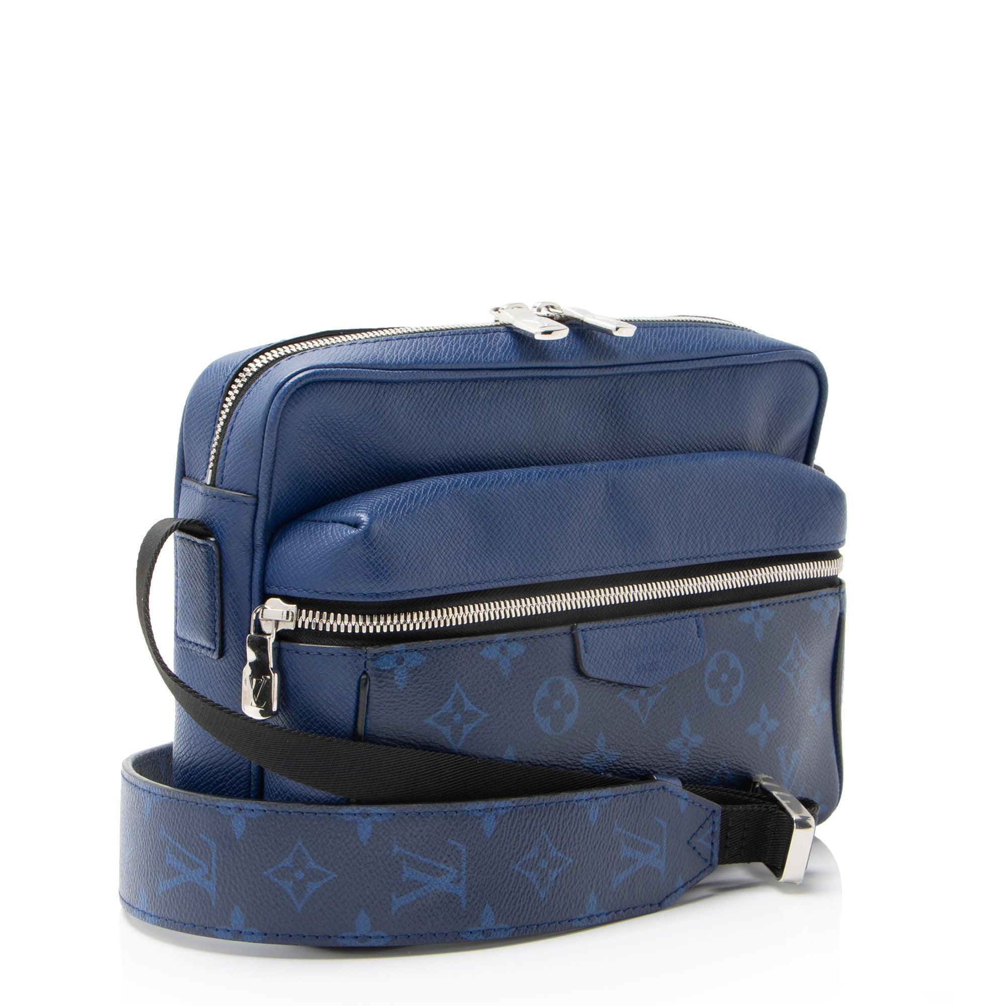 Louis Vuitton Monogram Taiga Leather Outdoor Messenger