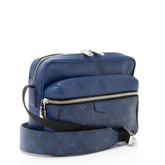 Louis Vuitton Monogram Taiga Leather Outdoor Messenger