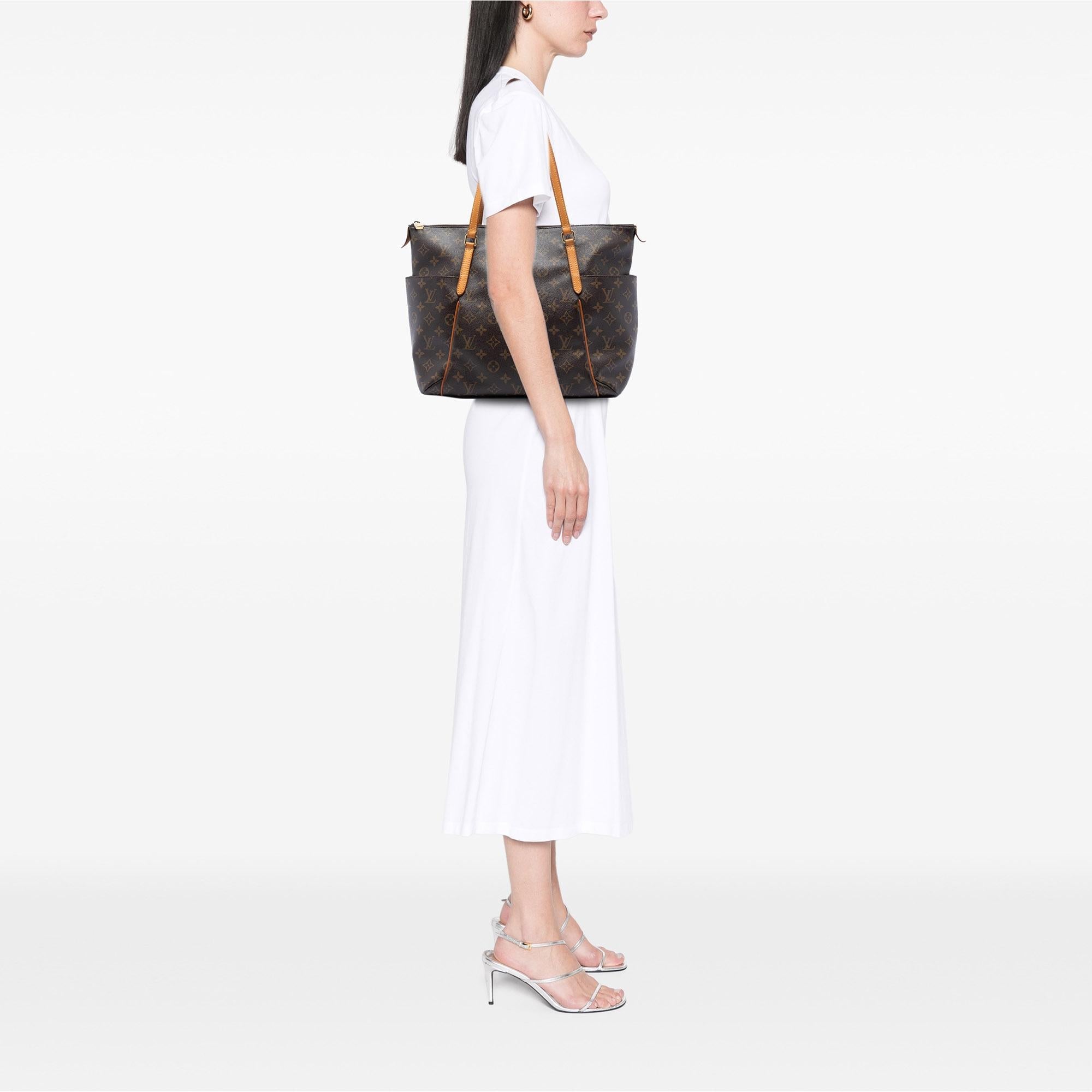 Louis Vuitton Monogram Totally MM