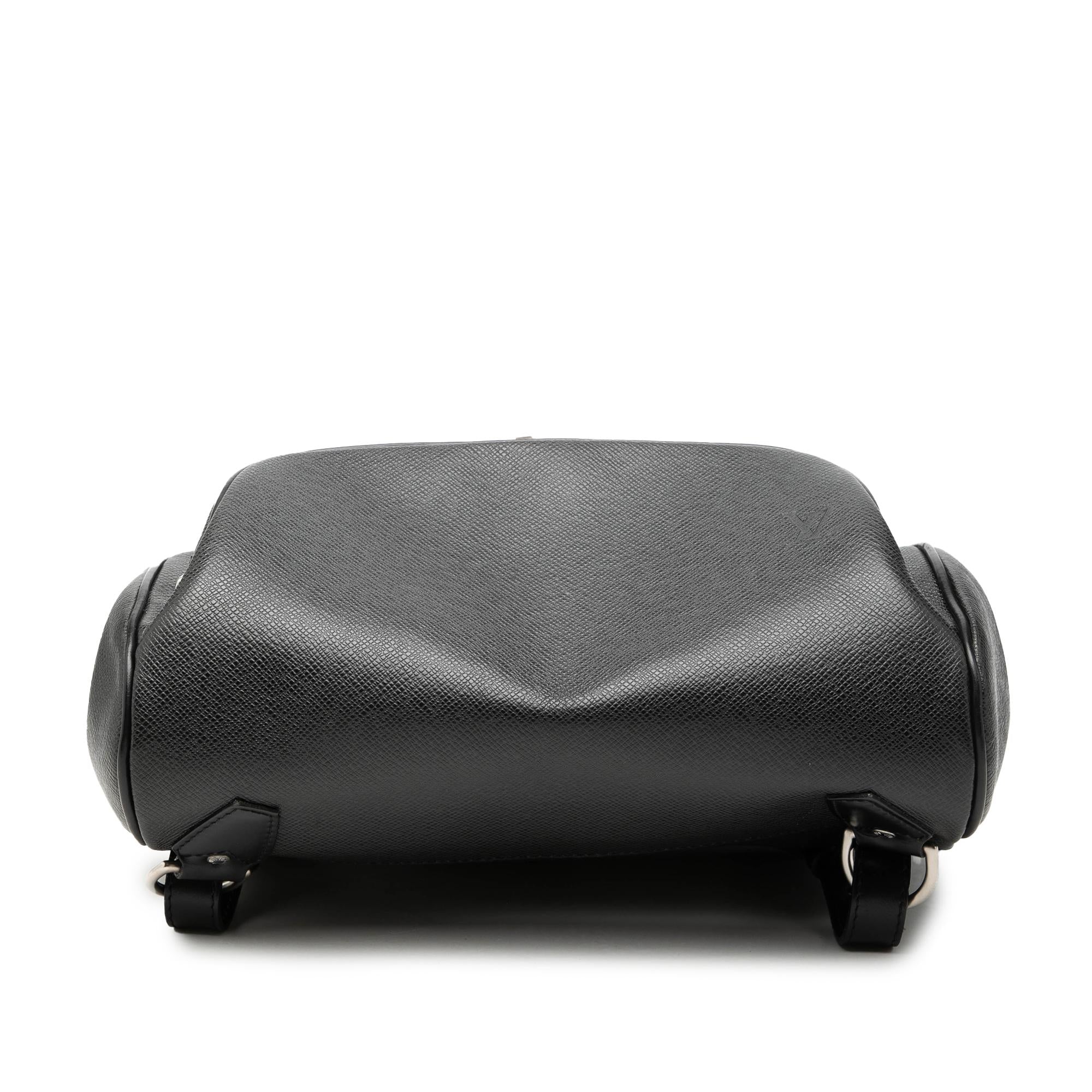 Louis Vuitton Taiga Cassiar