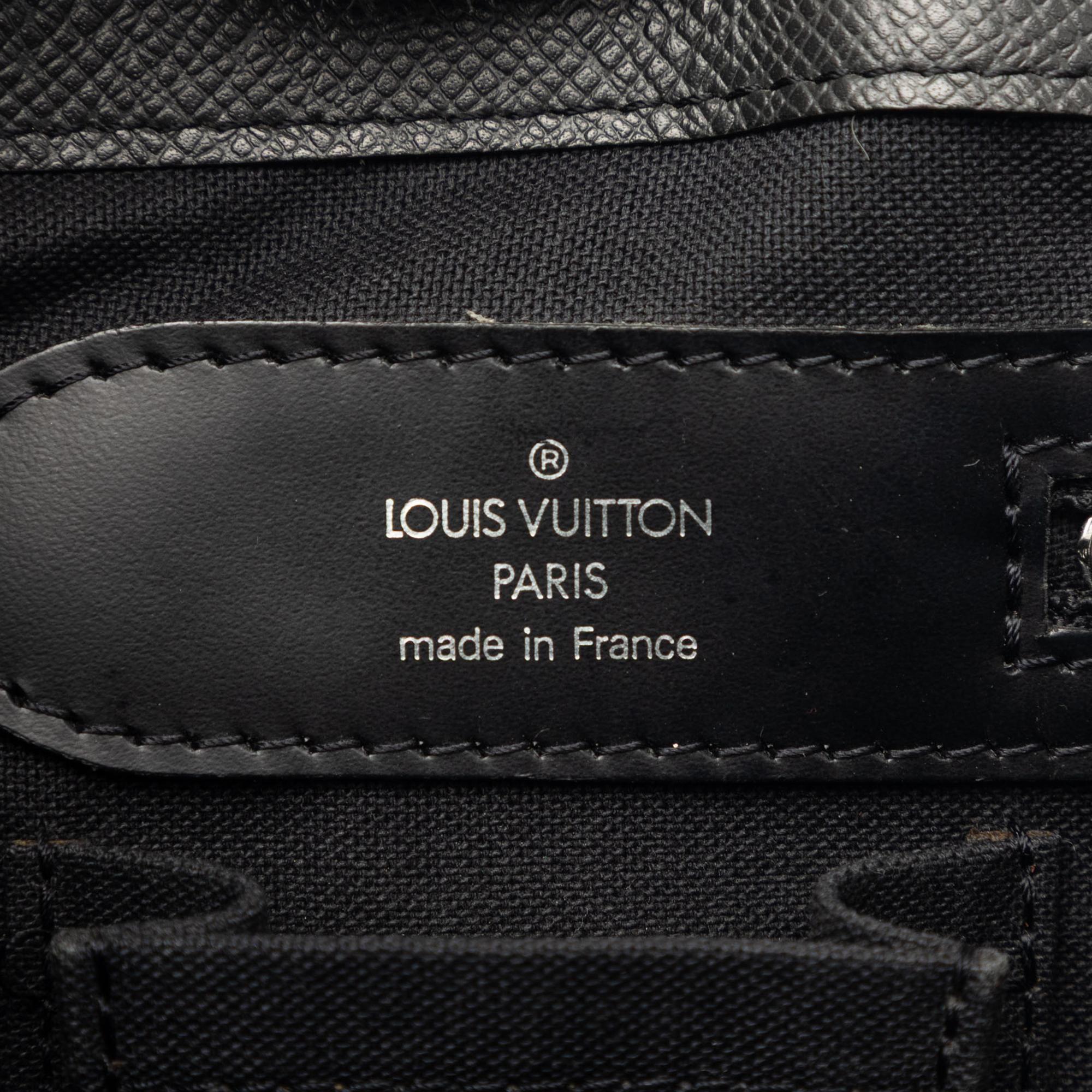 Louis Vuitton Taiga Kasbek PM