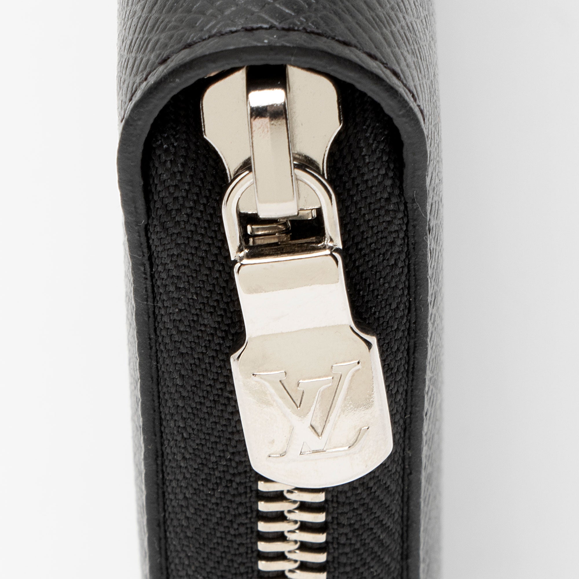 Louis Vuitton Taiga Leather Zippy Organizer Wallet