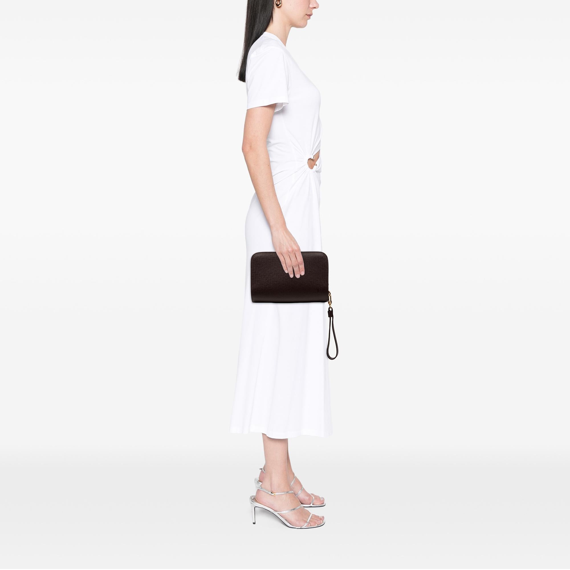 Louis Vuitton Taiga Pochette Baikal
