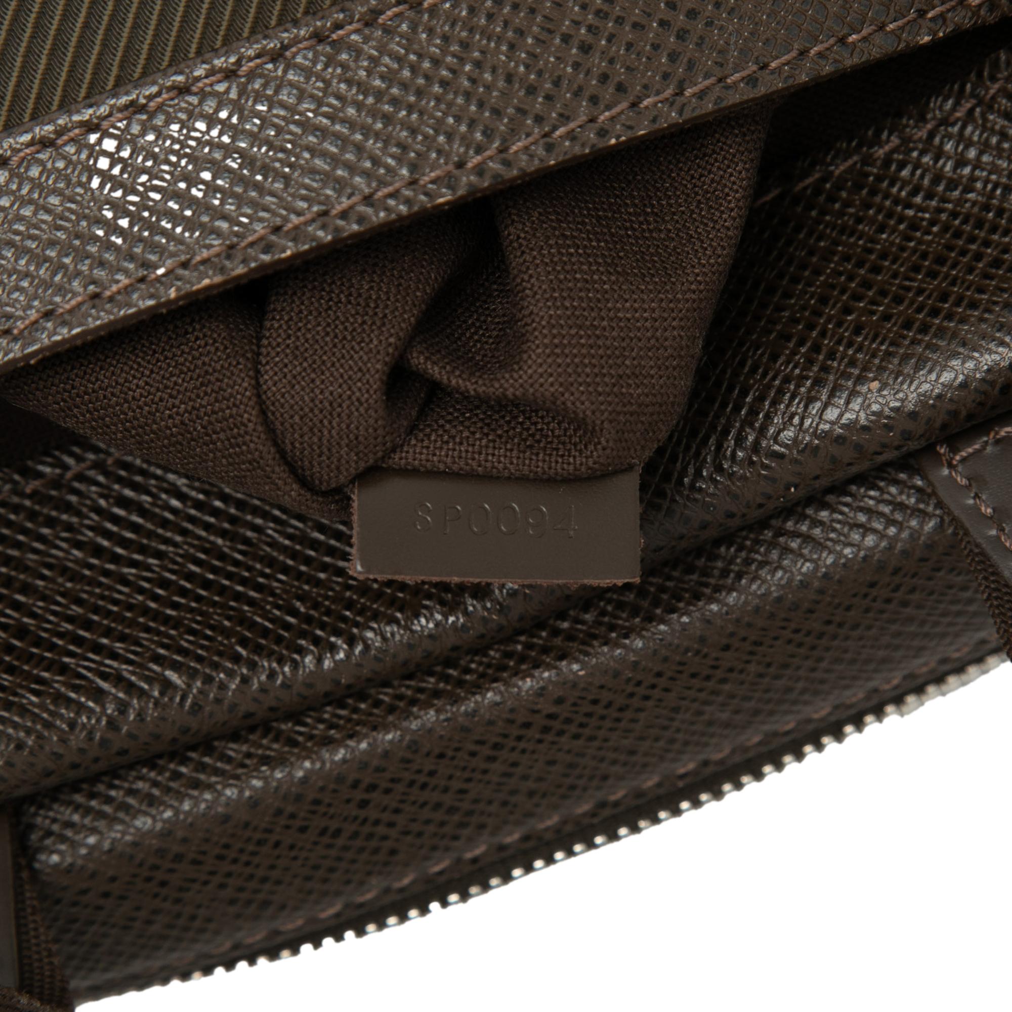 Louis Vuitton Taiga Sayan