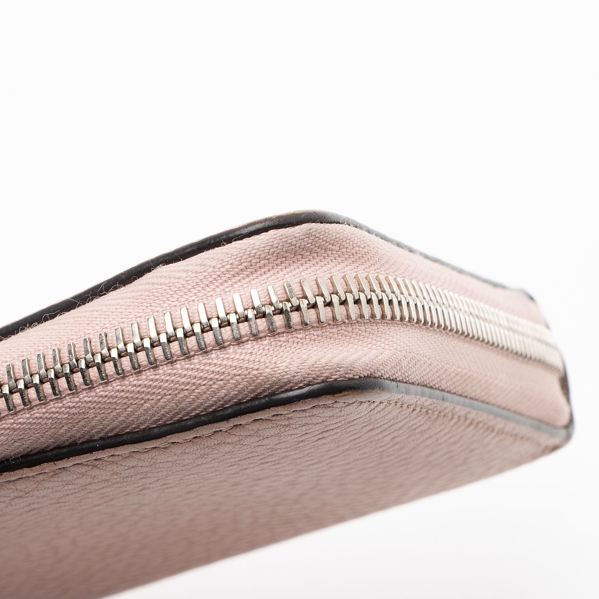 Louis Vuitton Veau Cachemire Comete Zip Around Wallet